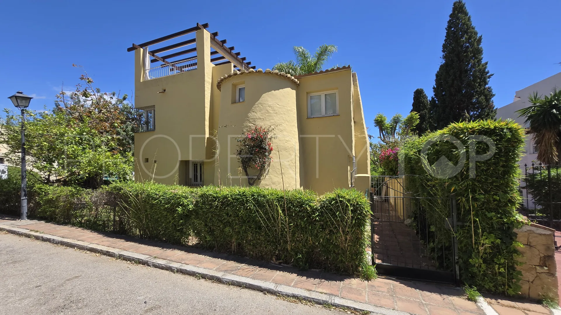 Comprar villa en Balcones de Sierra Blanca