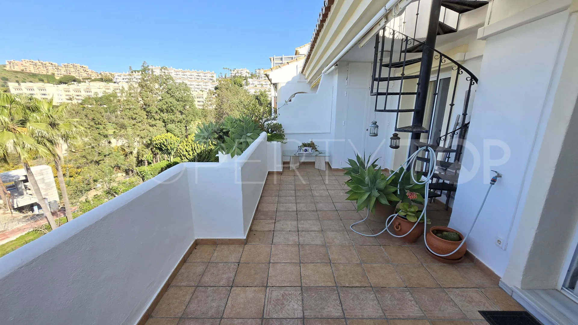 Ático en venta en Sitio de Calahonda de 2 dormitorios