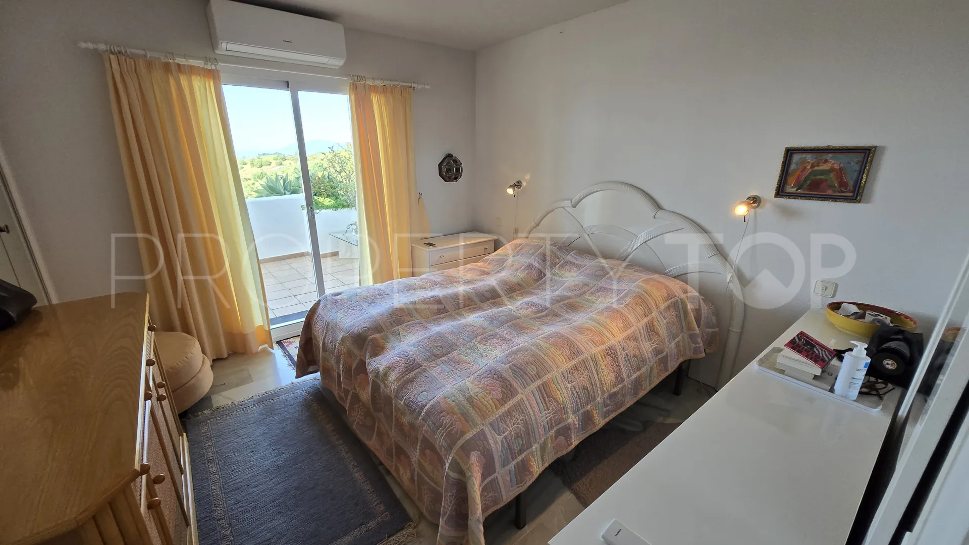 Ático en venta en Sitio de Calahonda de 2 dormitorios