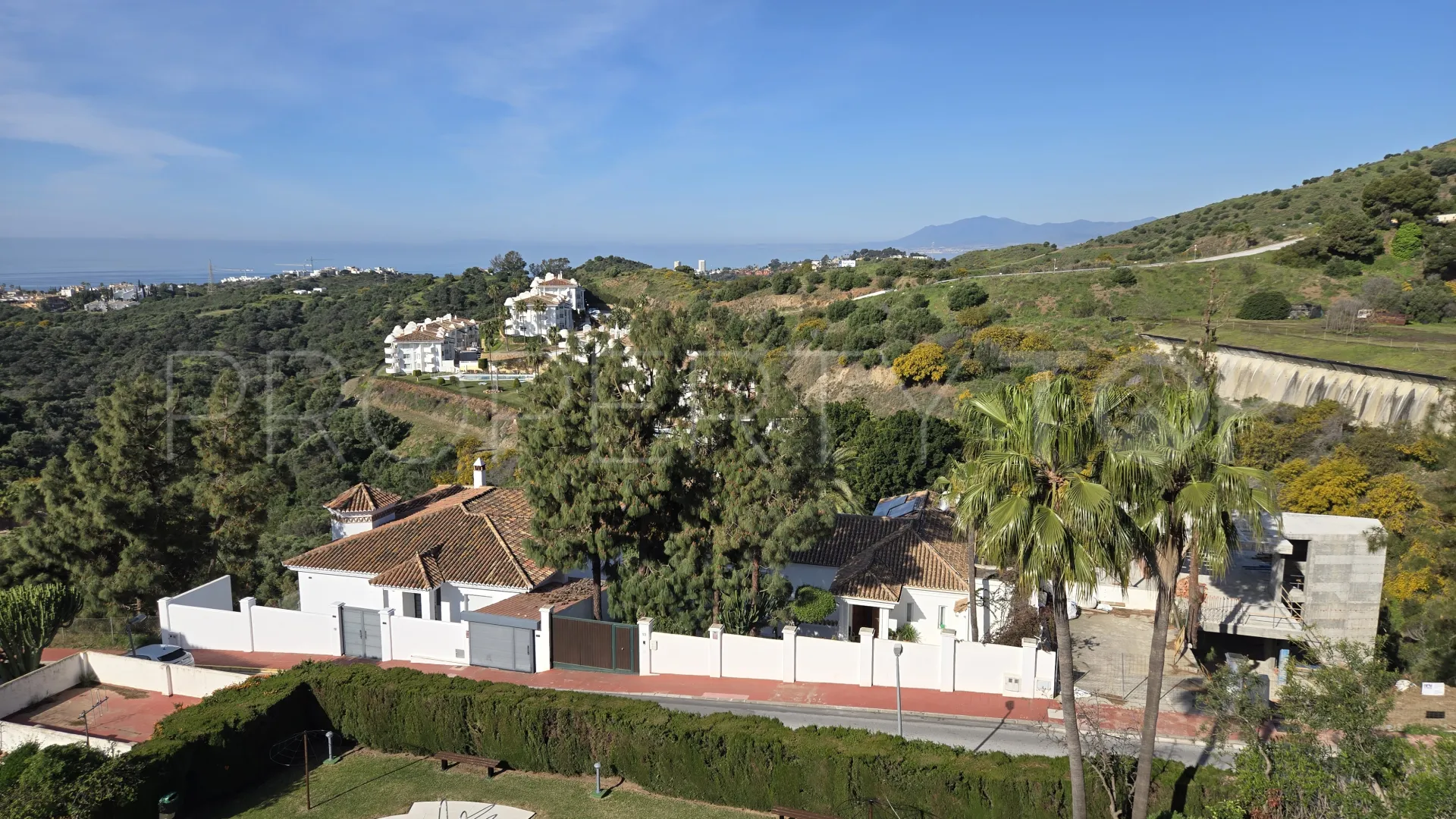 Ático en venta en Sitio de Calahonda de 2 dormitorios