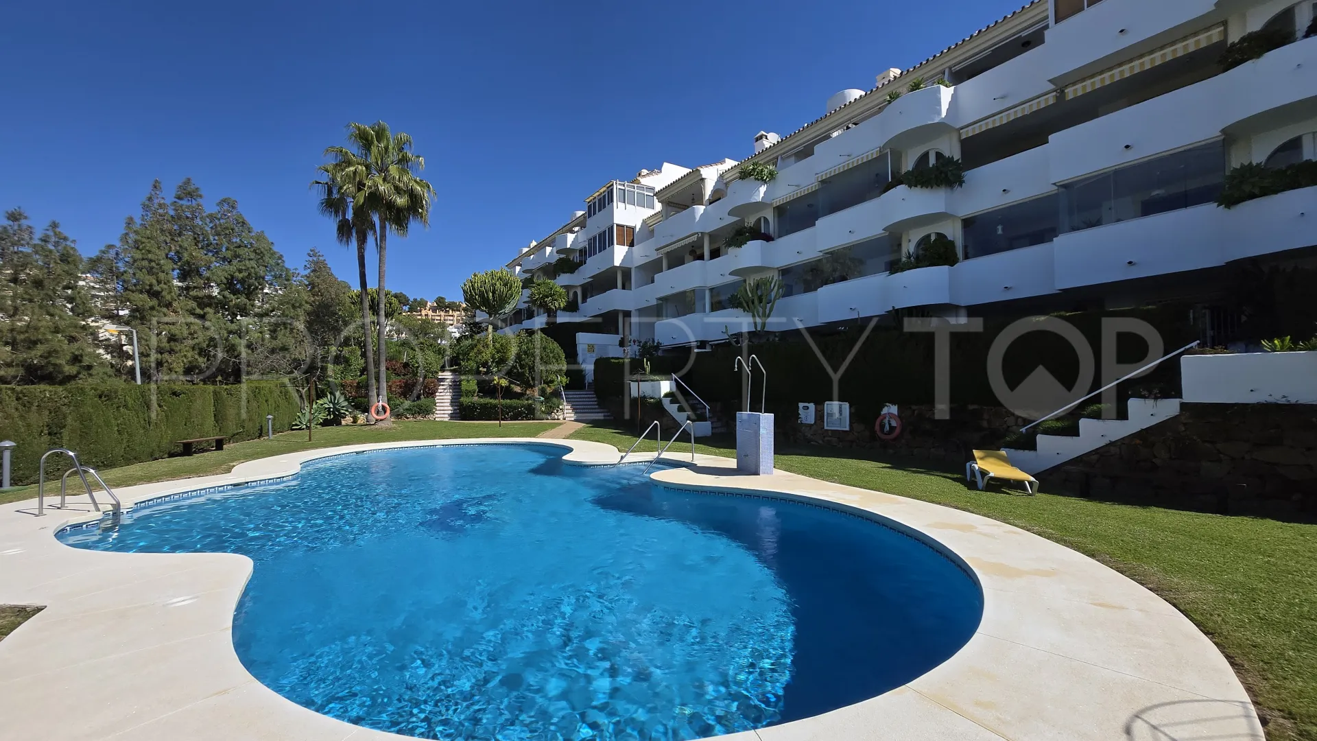 Ático en venta en Sitio de Calahonda de 2 dormitorios