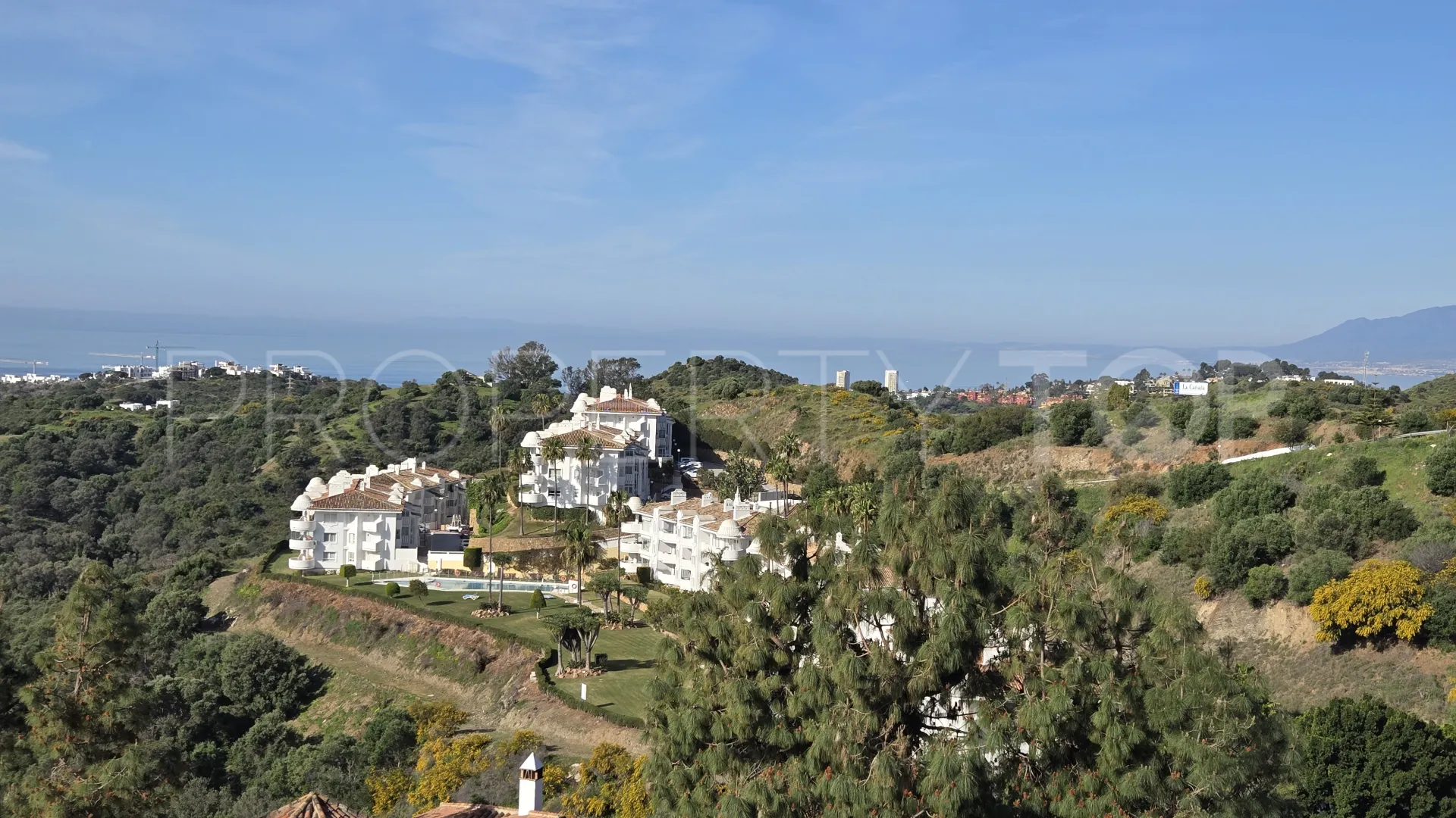 Ático en venta en Sitio de Calahonda de 2 dormitorios