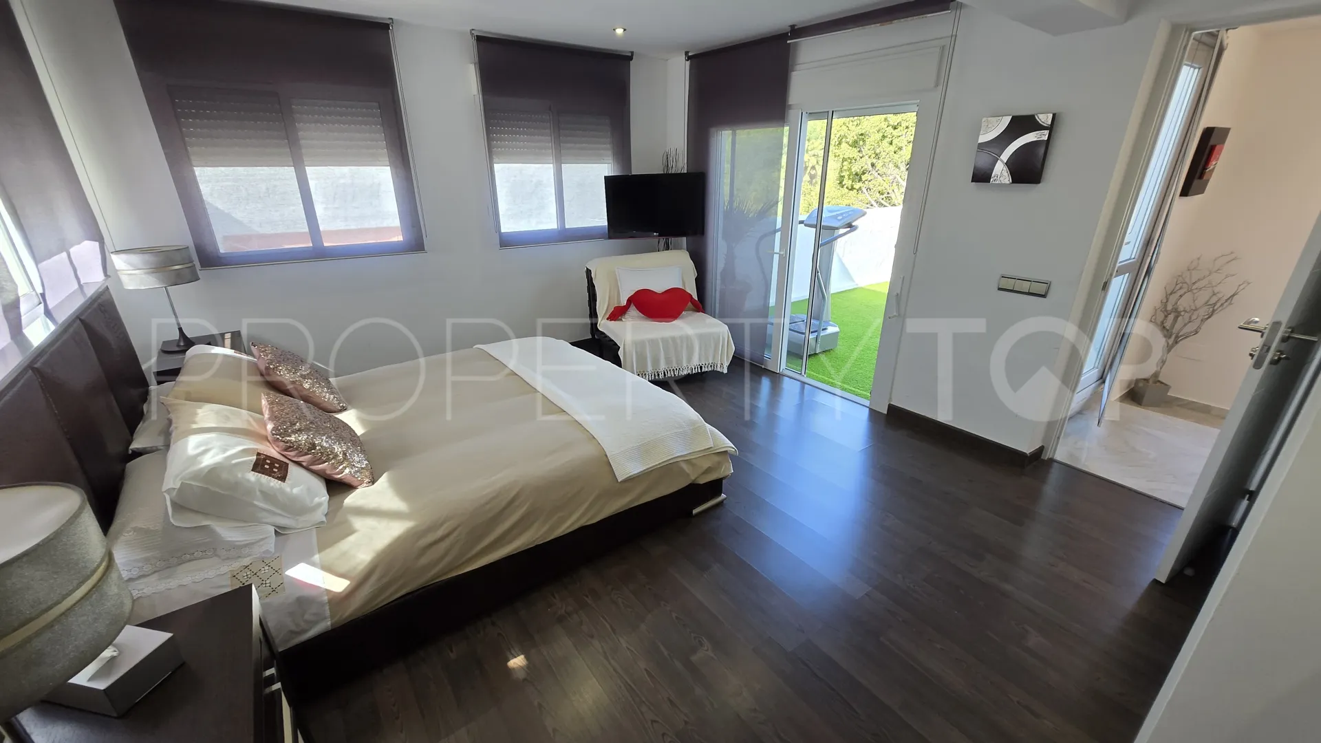 Buy town house in Marbella Golden Mile with 4 bedrooms
