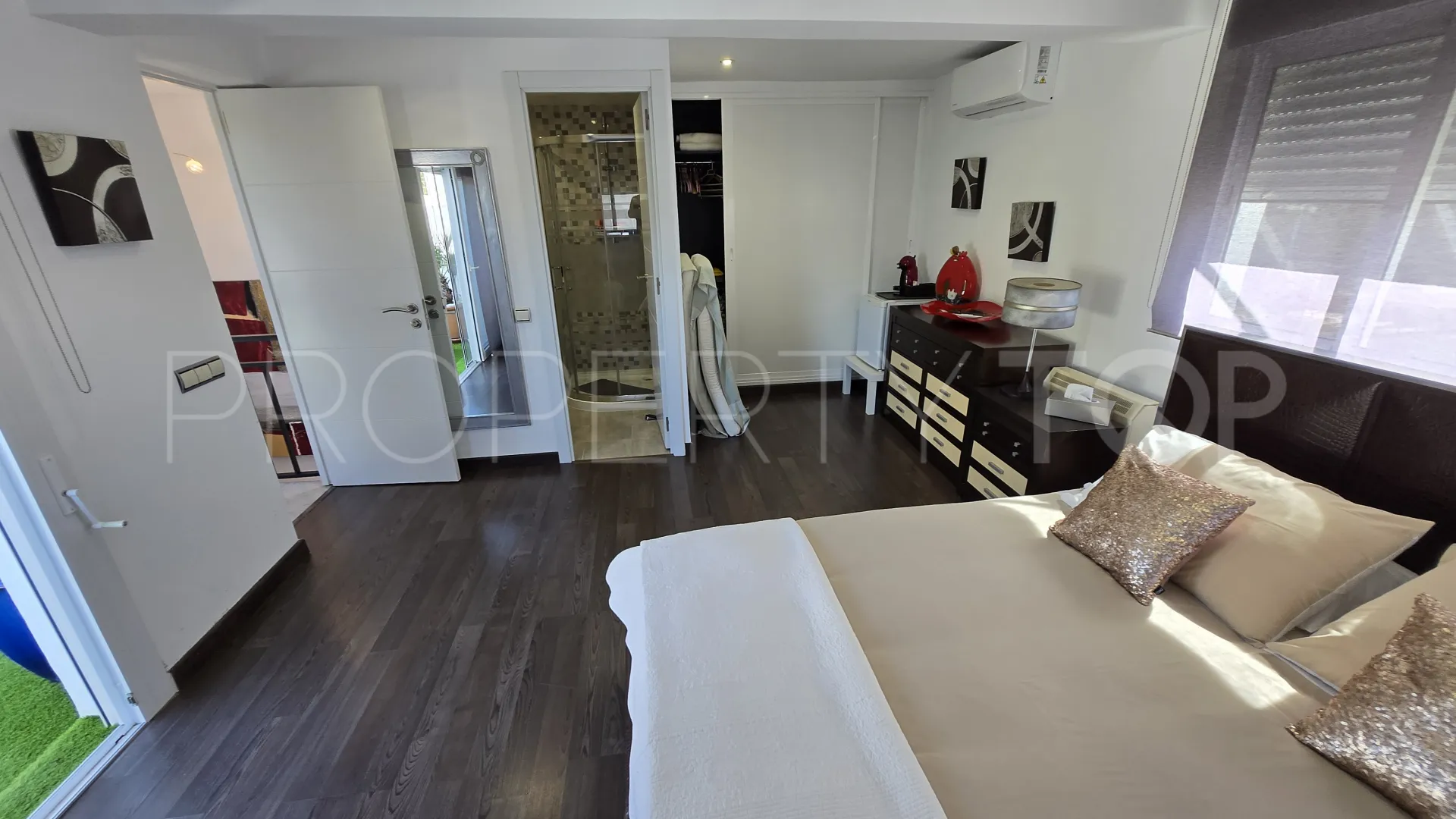 Buy town house in Marbella Golden Mile with 4 bedrooms
