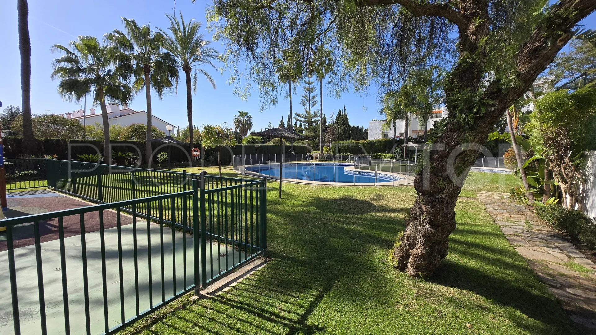 Buy town house in Marbella Golden Mile with 4 bedrooms