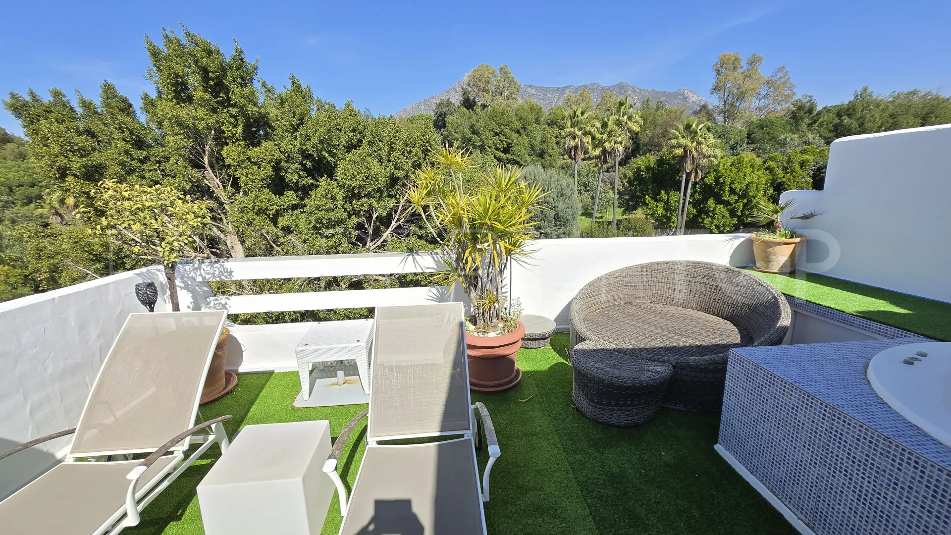 Buy town house in Marbella Golden Mile with 4 bedrooms