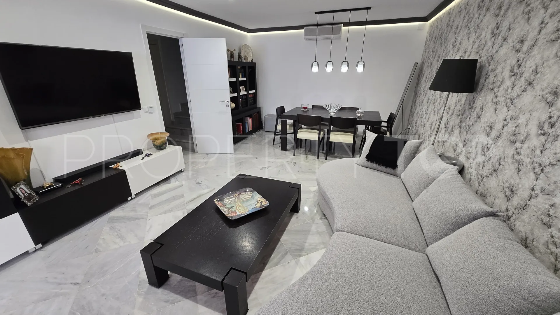 Buy town house in Marbella Golden Mile with 4 bedrooms