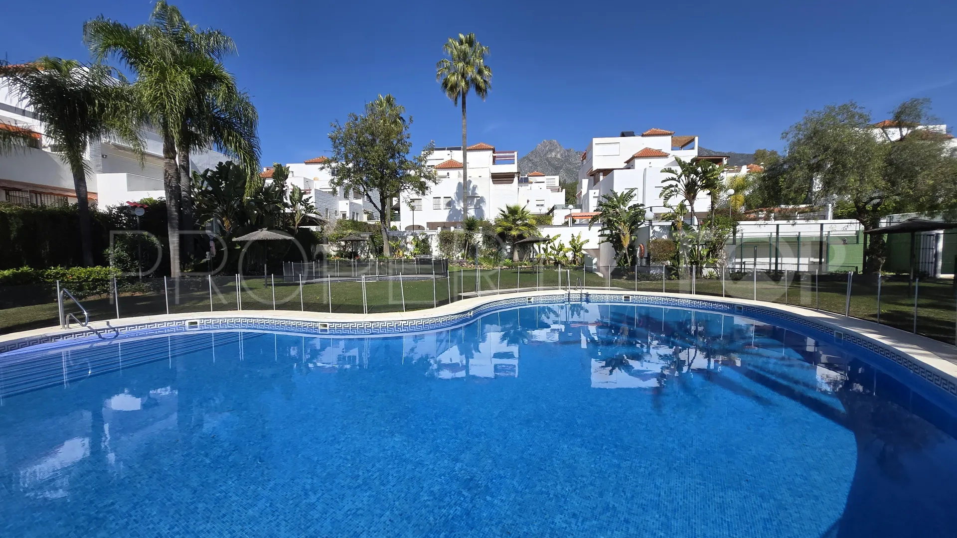 Buy town house in Marbella Golden Mile with 4 bedrooms