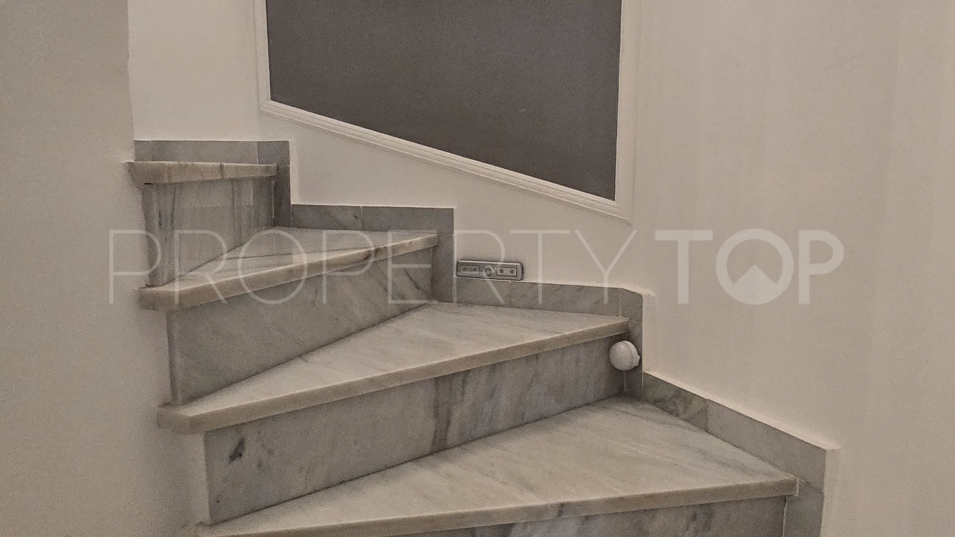 Buy town house in Marbella Golden Mile with 4 bedrooms