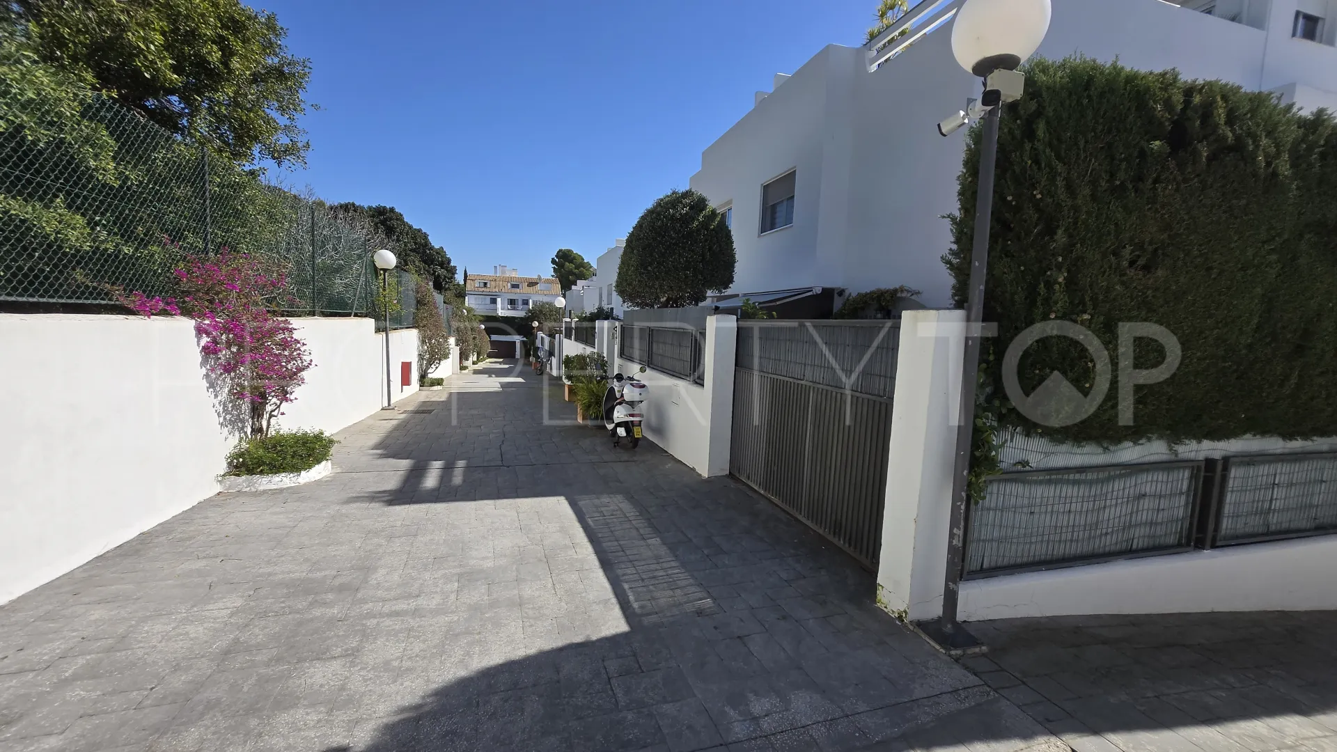 Buy town house in Marbella Golden Mile with 4 bedrooms