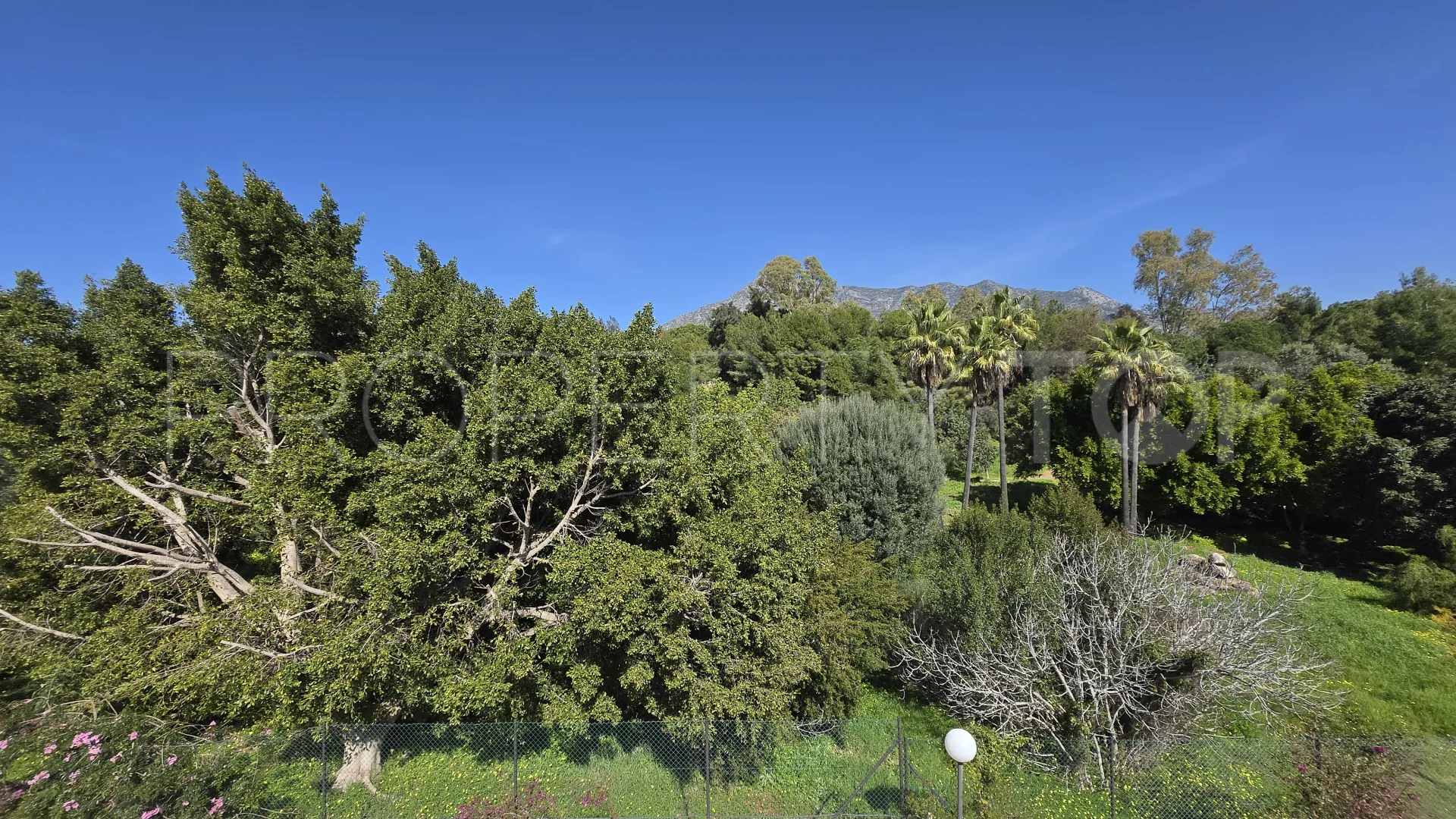 Buy town house in Marbella Golden Mile with 4 bedrooms