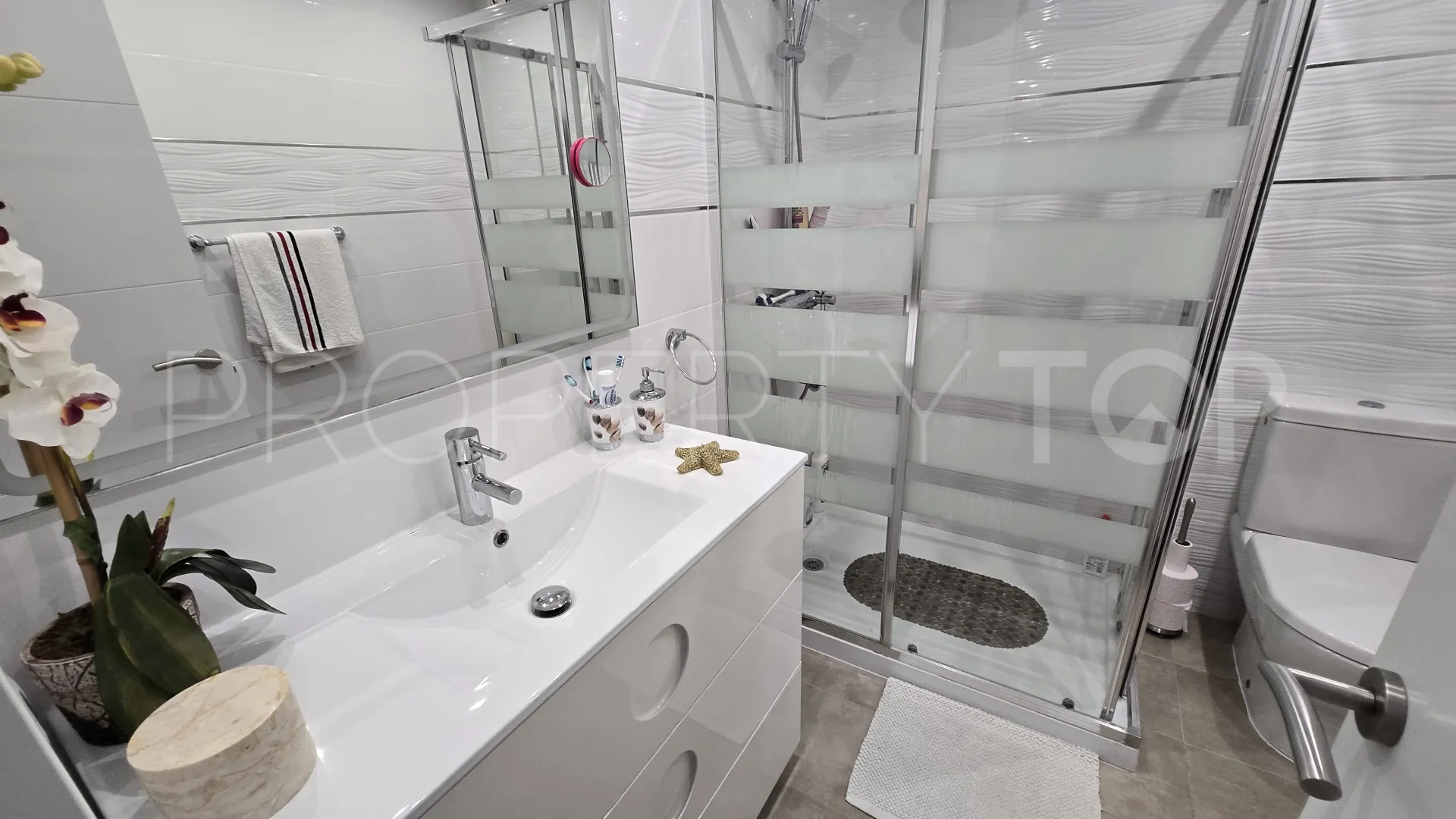 Buy town house in Marbella Golden Mile with 4 bedrooms