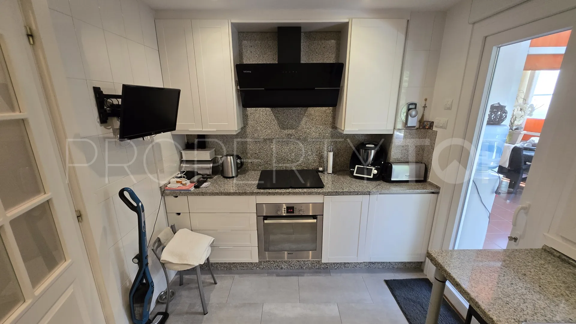 Buy town house in Marbella Golden Mile with 4 bedrooms