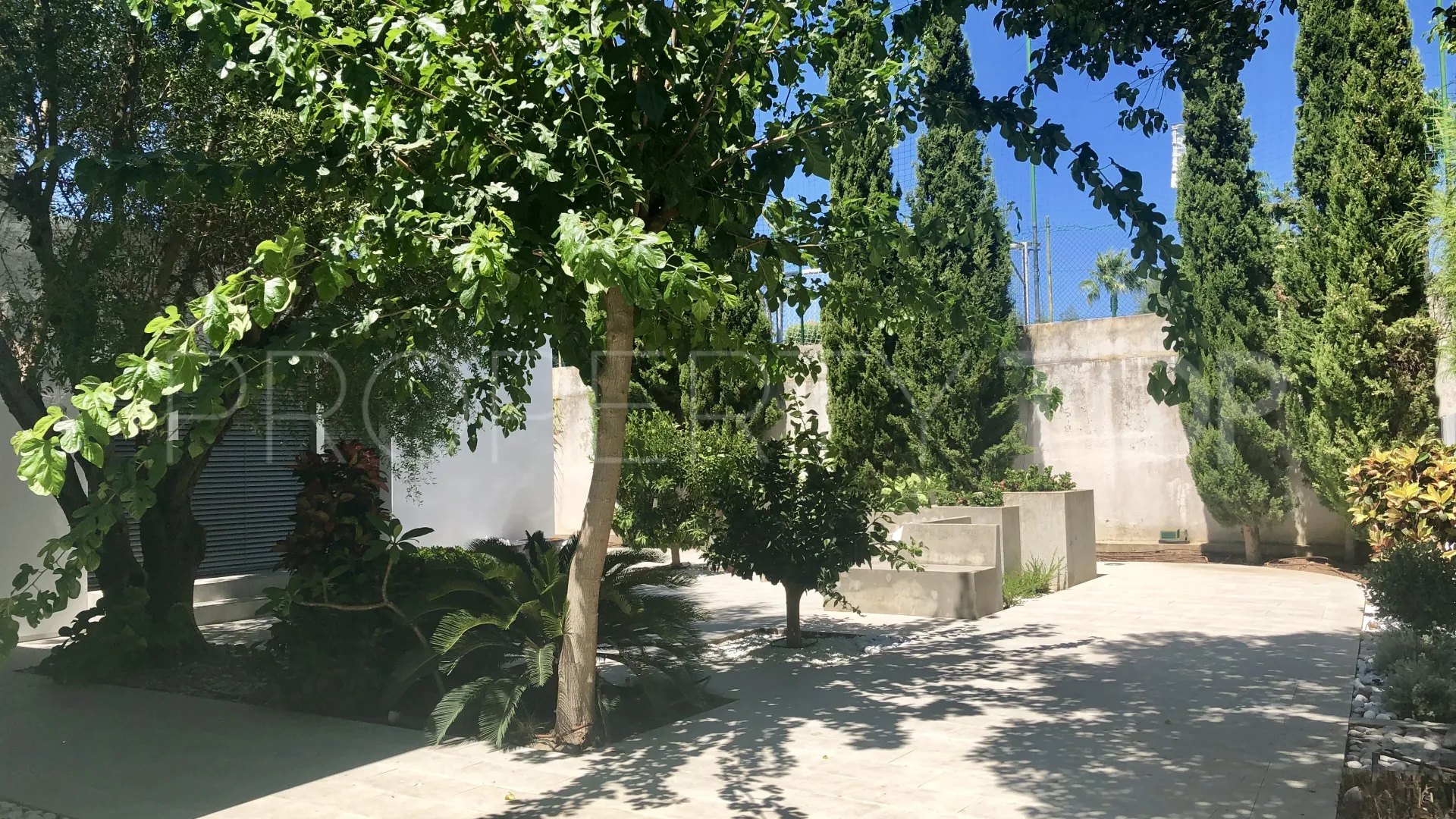 Buy 4 bedrooms villa in Sotogrande Alto