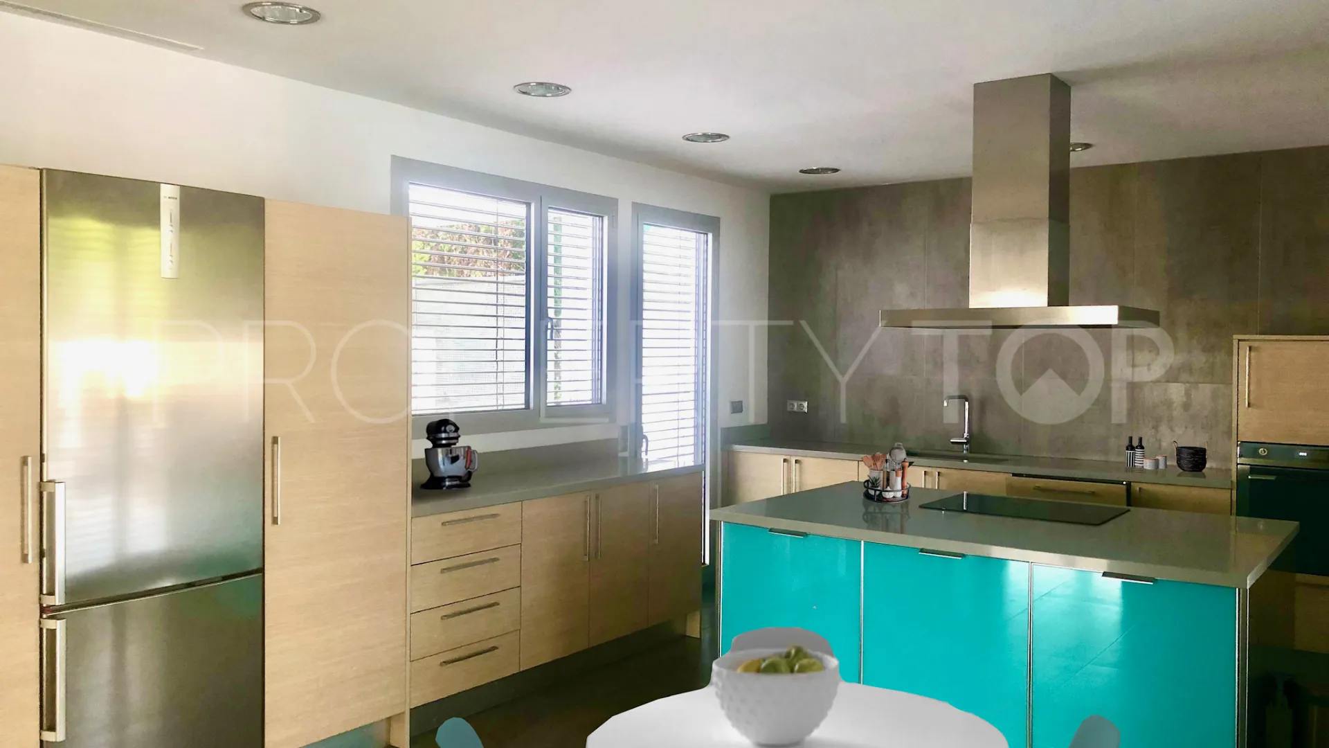 Buy 4 bedrooms villa in Sotogrande Alto