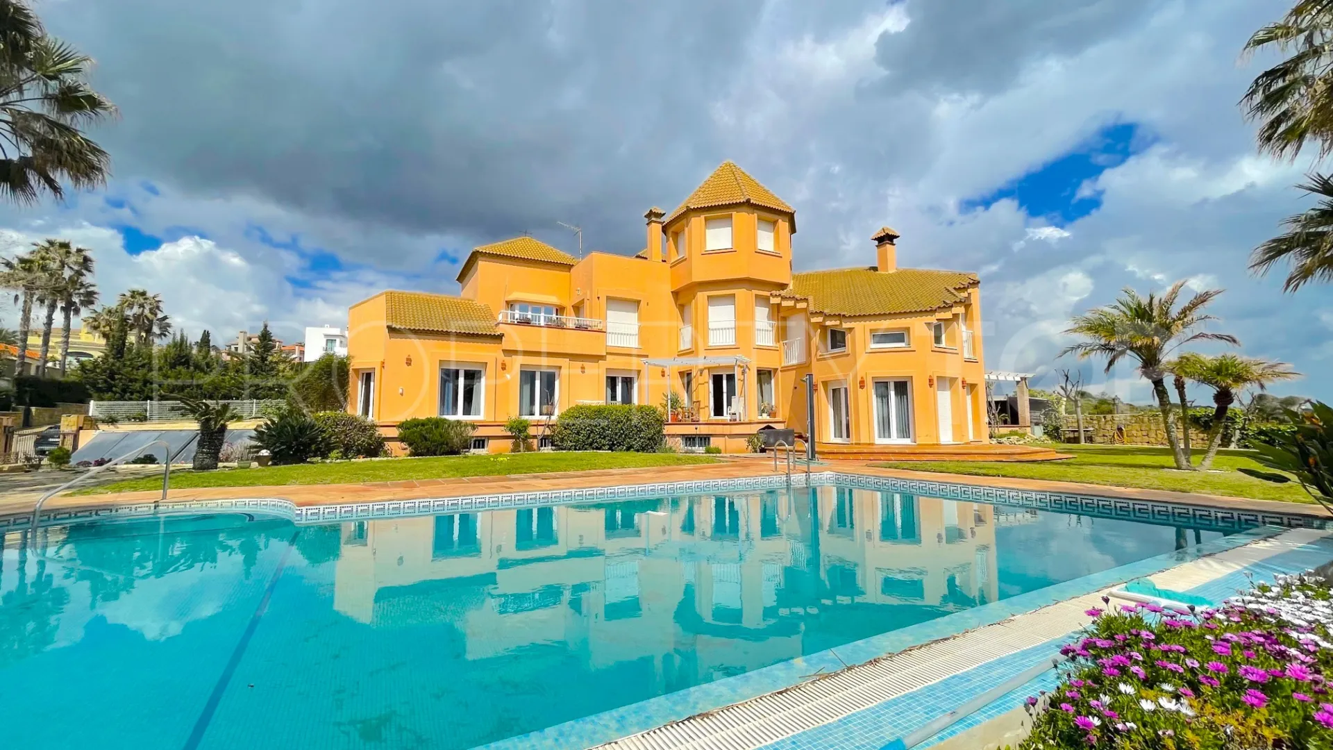 Alcaidesa 7 bedrooms villa for sale