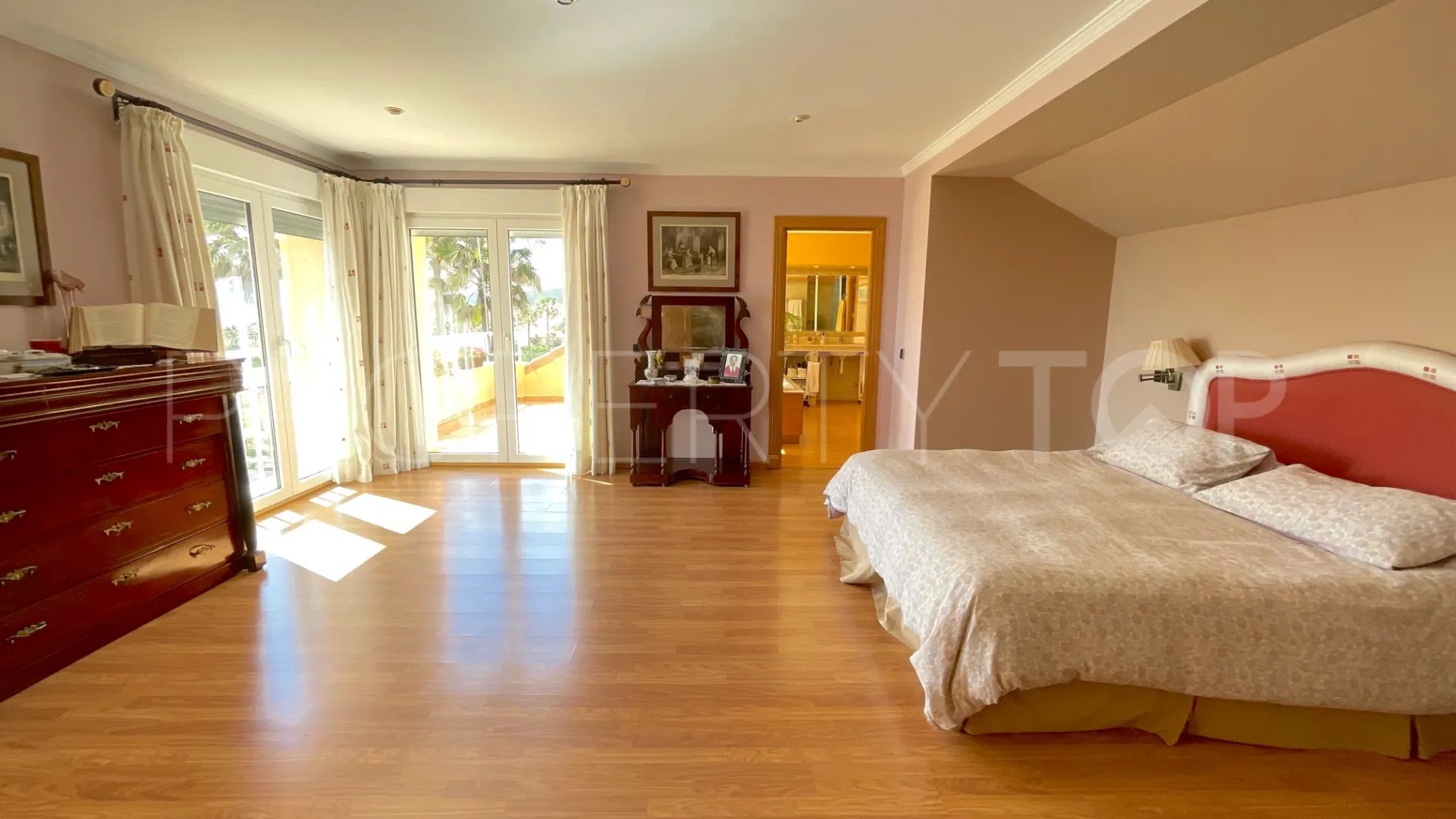 Alcaidesa 7 bedrooms villa for sale