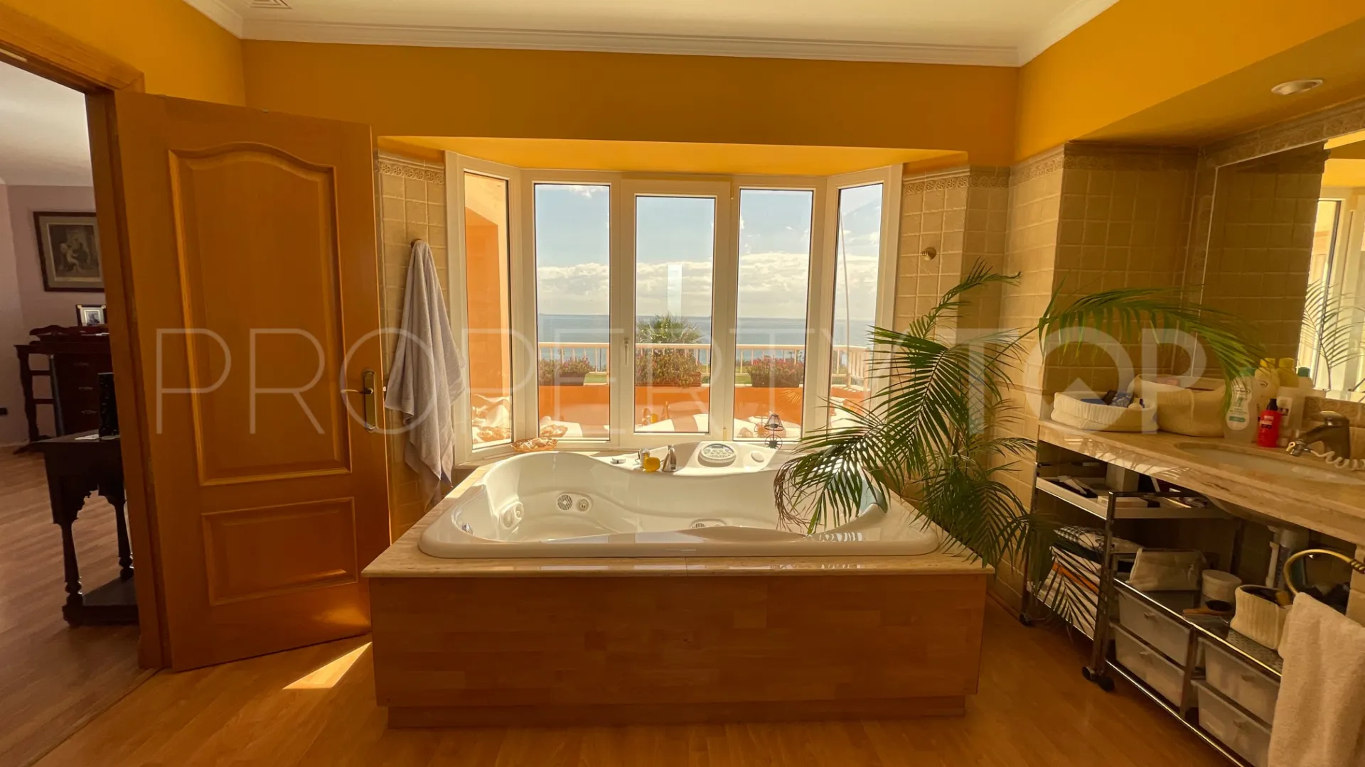 Alcaidesa 7 bedrooms villa for sale