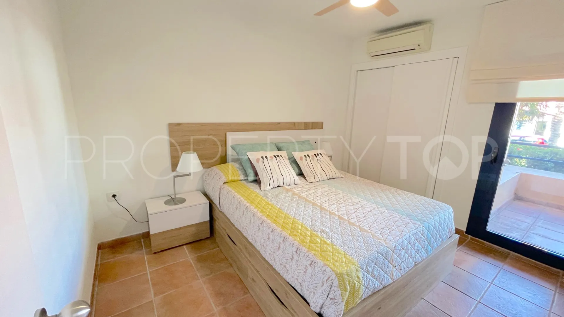 Buy Sotogrande Playa ground floor apartment