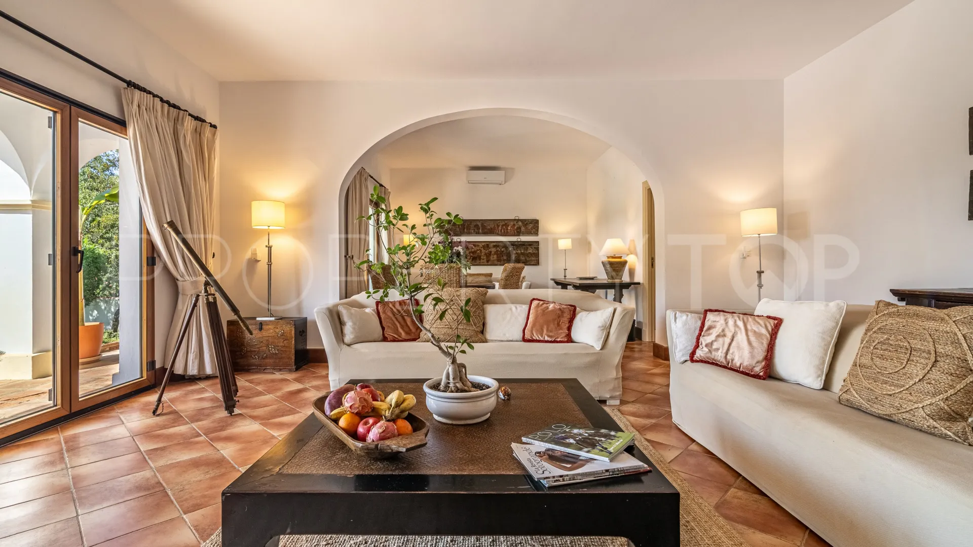 Buy villa in Sotogrande Alto