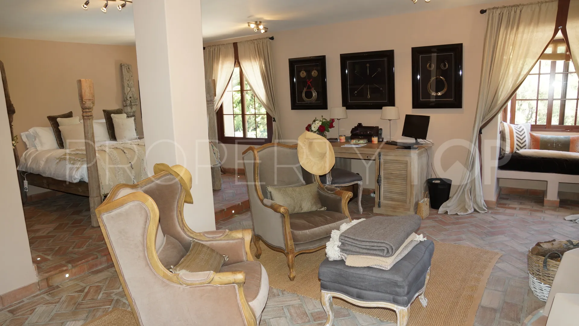 For sale Los Almendros villa with 5 bedrooms