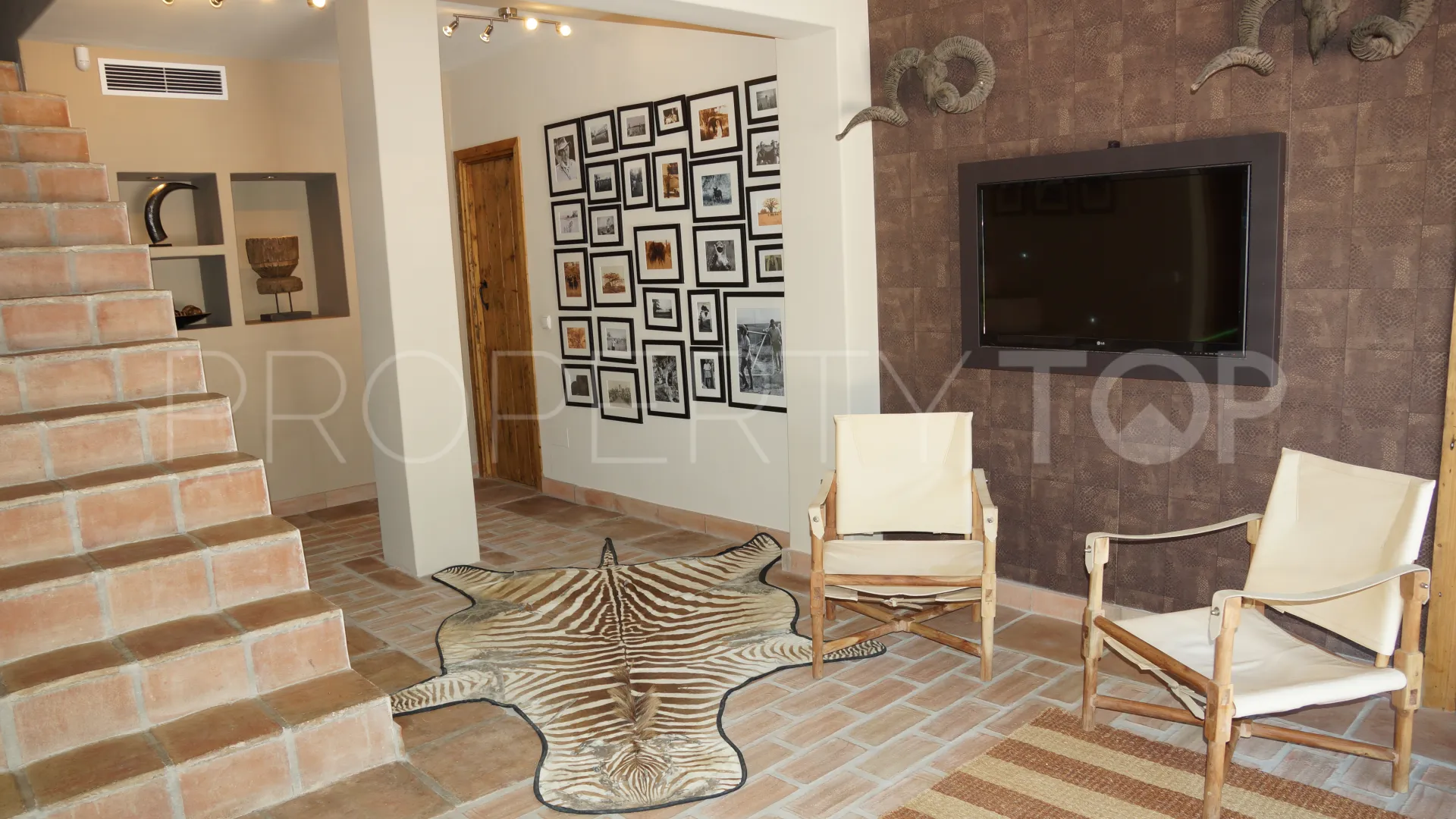 For sale Los Almendros villa with 5 bedrooms