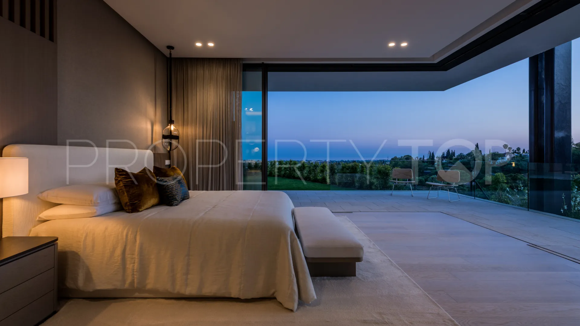 6 bedrooms villa for sale in El Herrojo