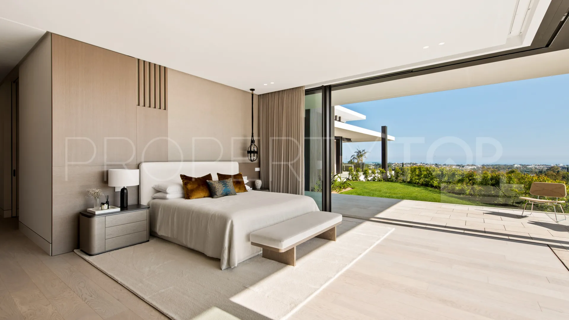 6 bedrooms villa for sale in El Herrojo