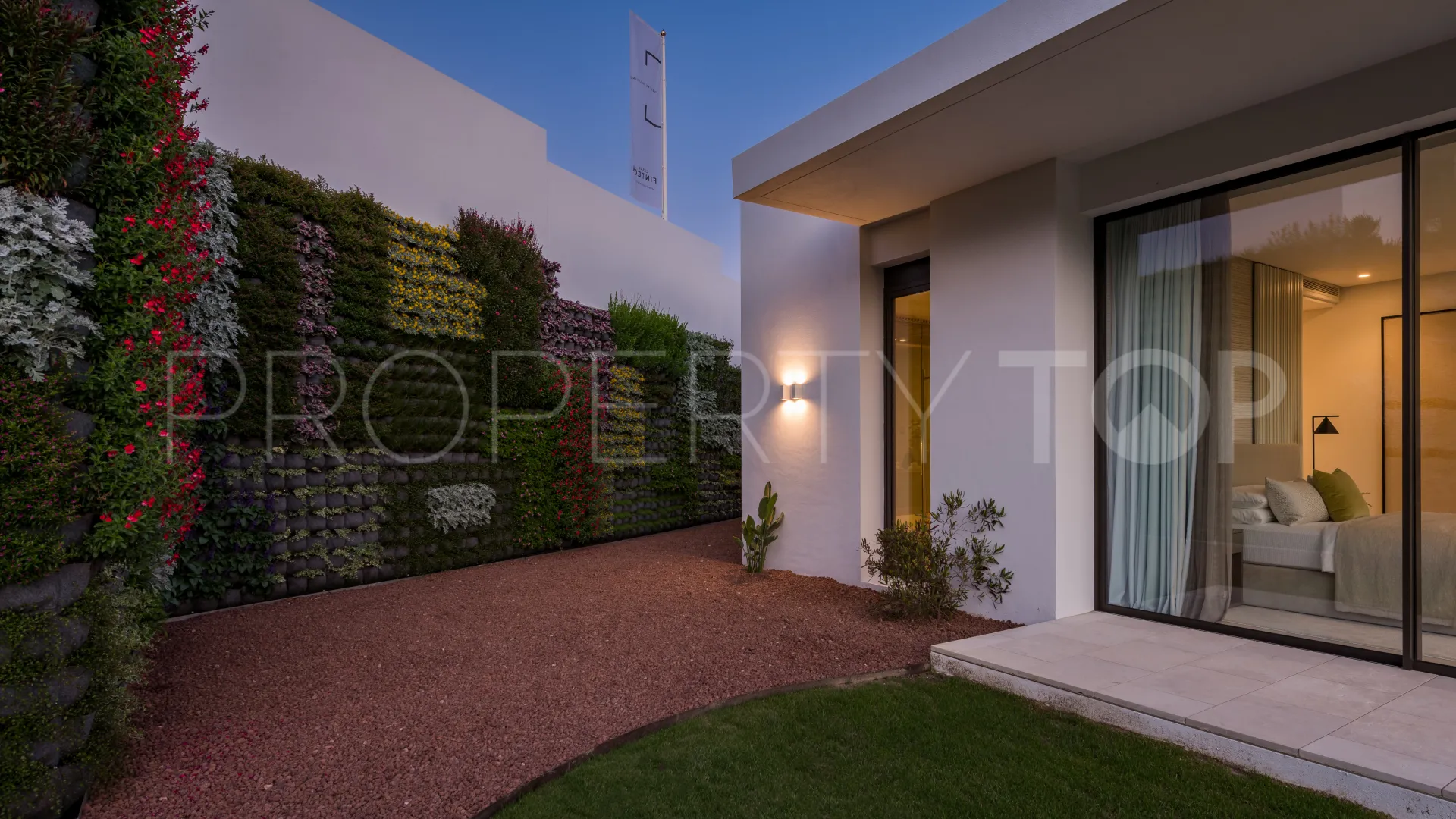 6 bedrooms villa for sale in El Herrojo