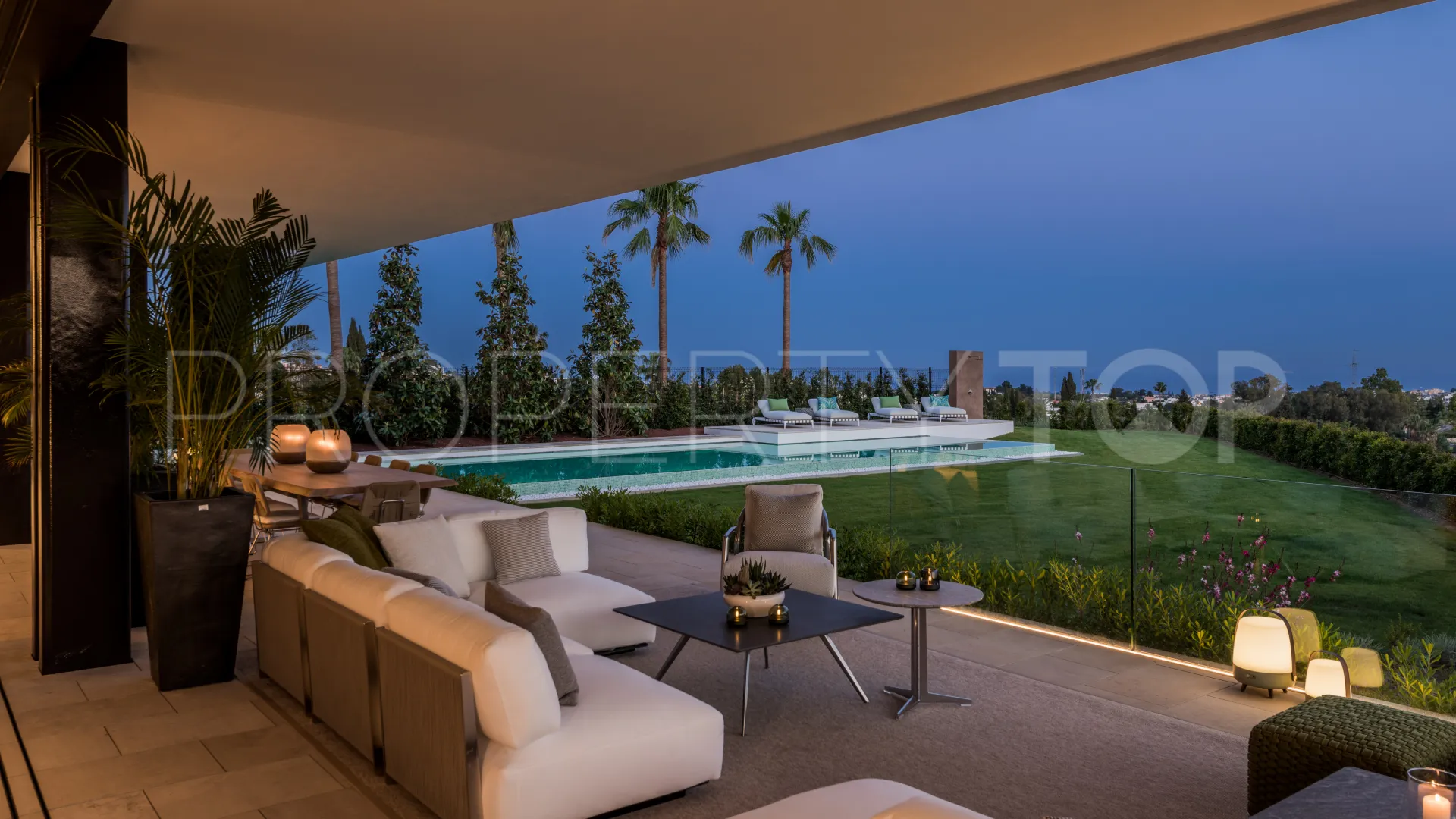 6 bedrooms villa for sale in El Herrojo