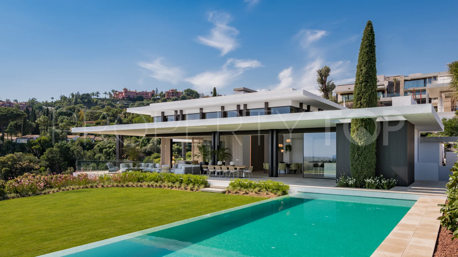 6 bedrooms villa for sale in El Herrojo