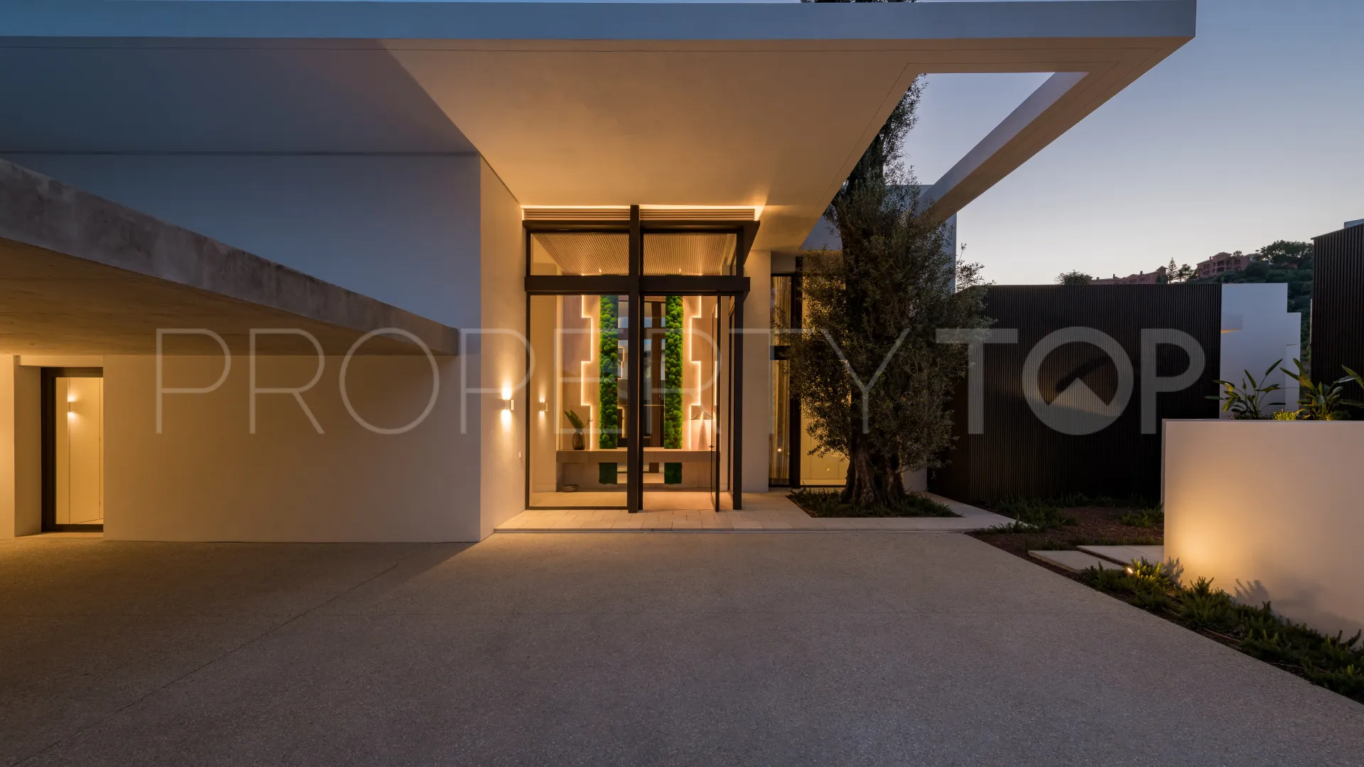 6 bedrooms villa for sale in El Herrojo