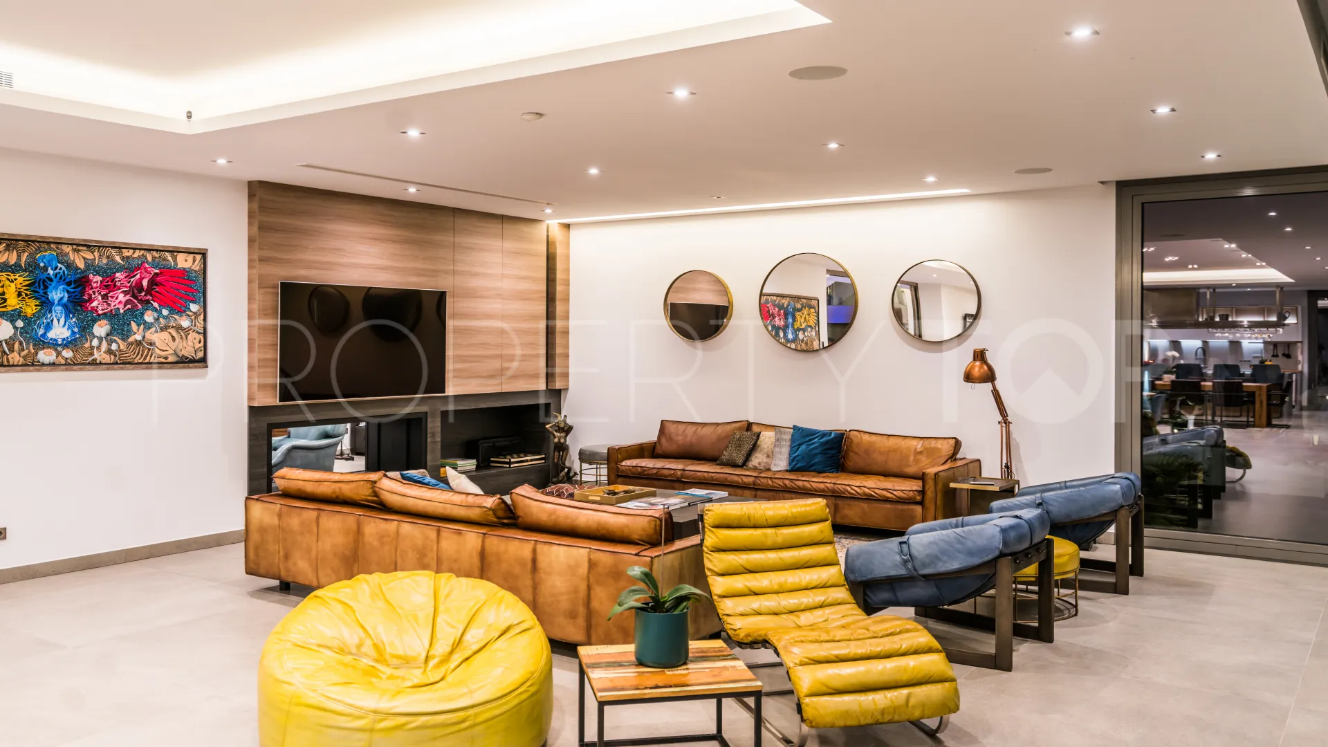 Villa en venta de 9 dormitorios en Nueva Andalucia
