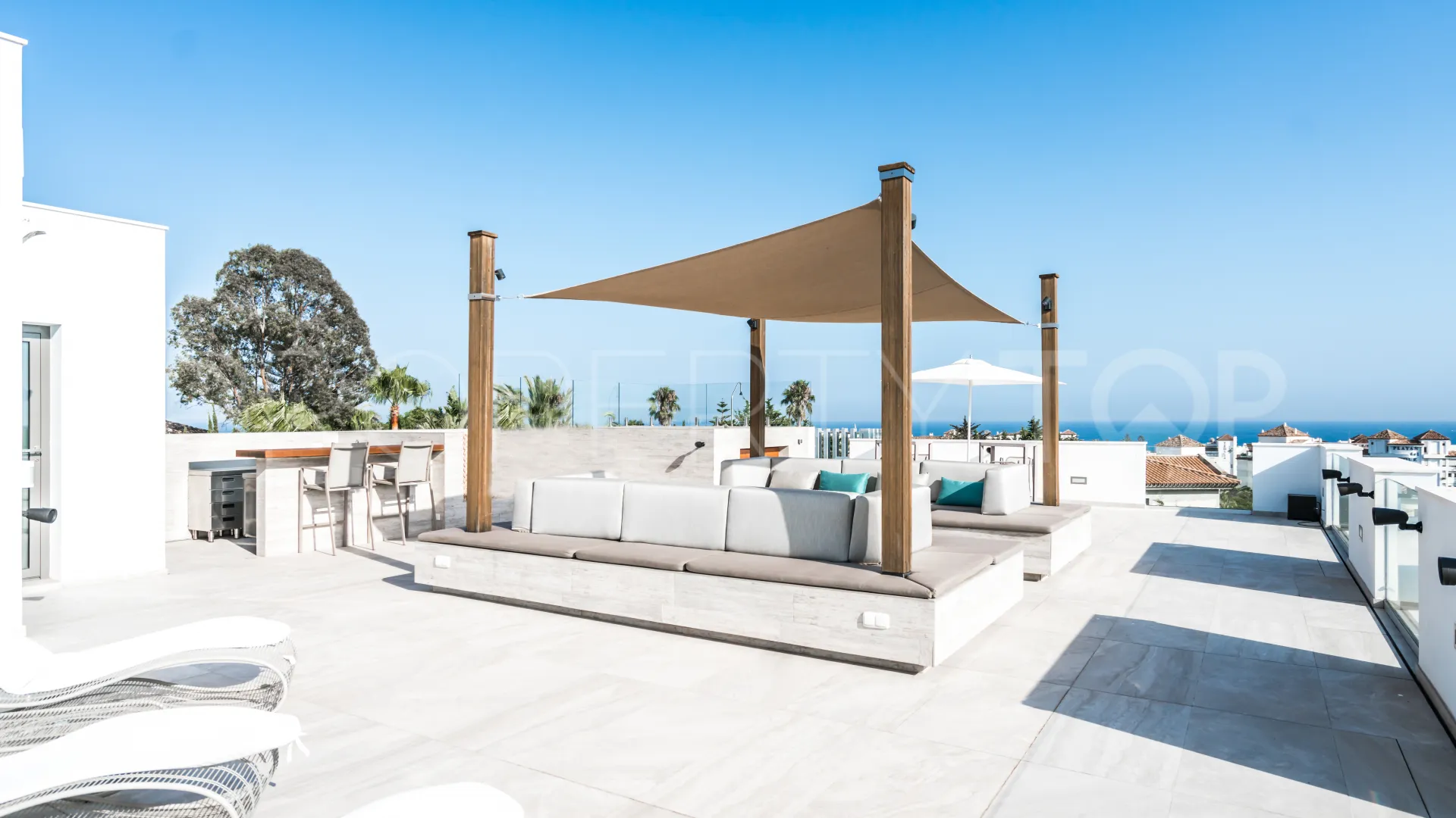 Villa en venta de 9 dormitorios en Nueva Andalucia