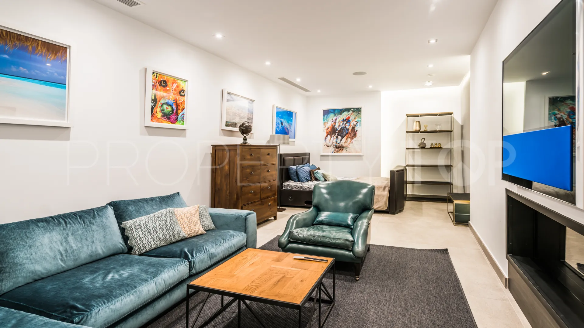 Villa en venta de 9 dormitorios en Nueva Andalucia