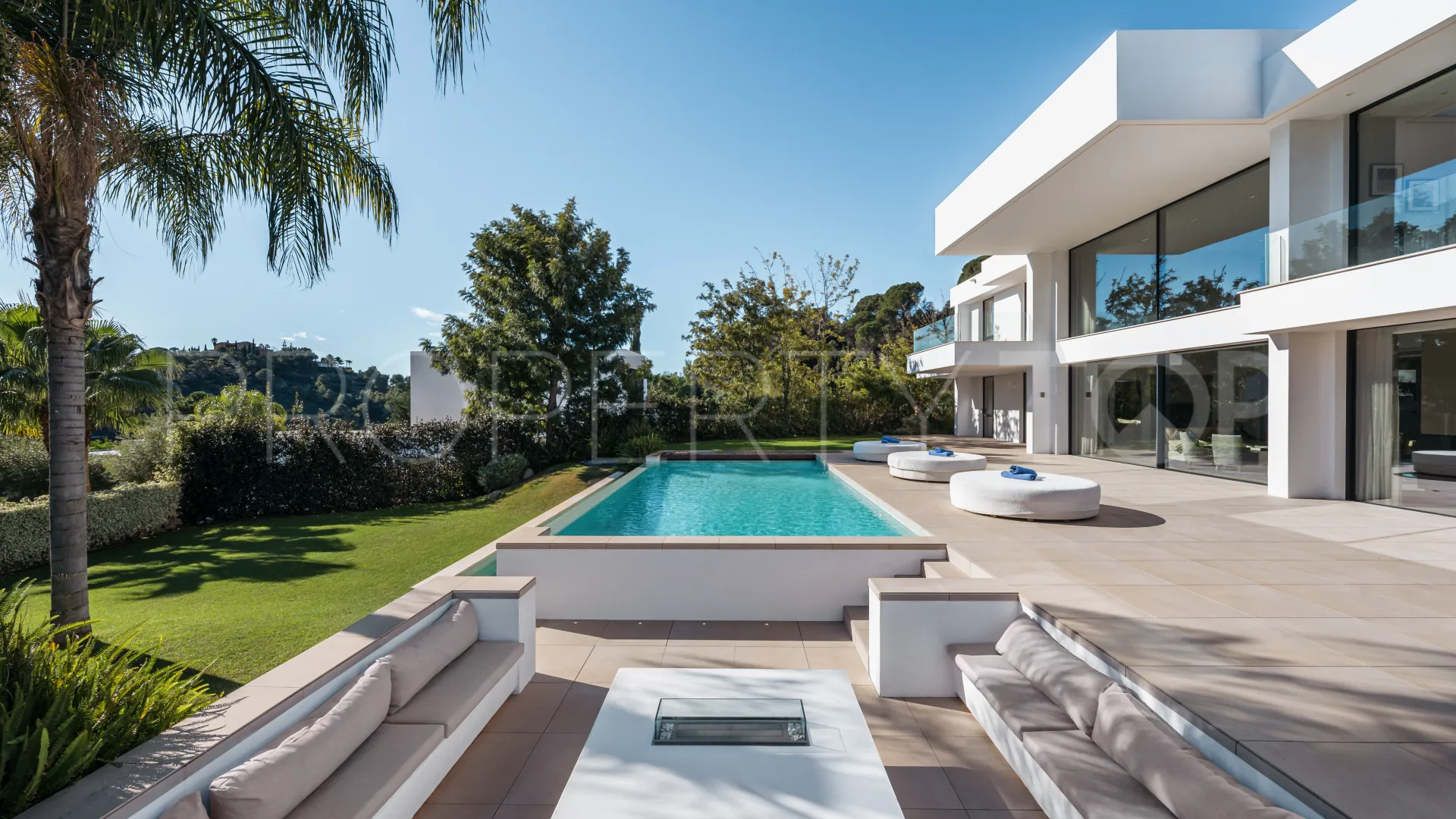 Villa in El Madroñal for sale