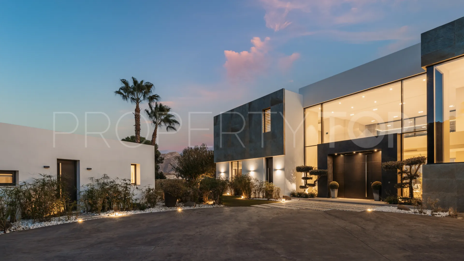 Villa in El Madroñal for sale