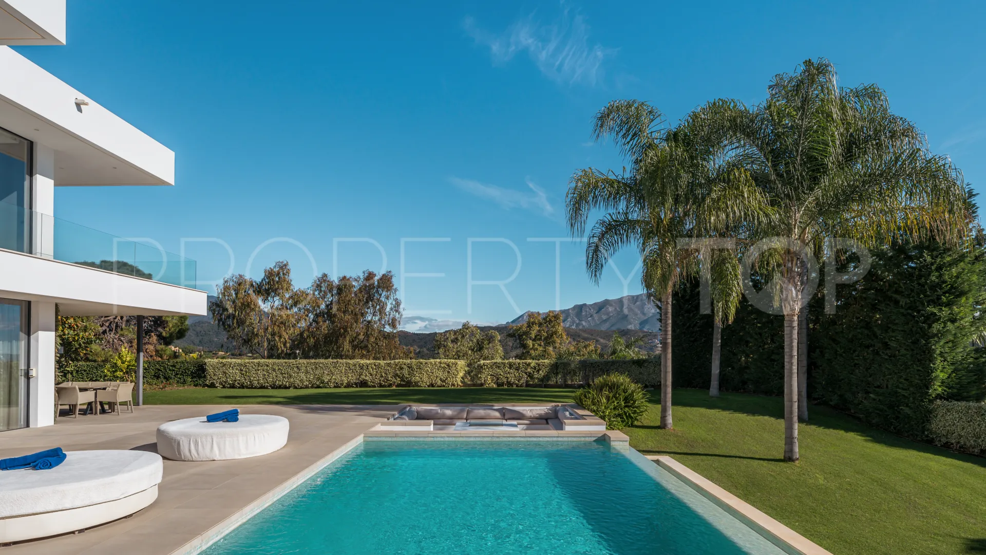 Villa in El Madroñal for sale