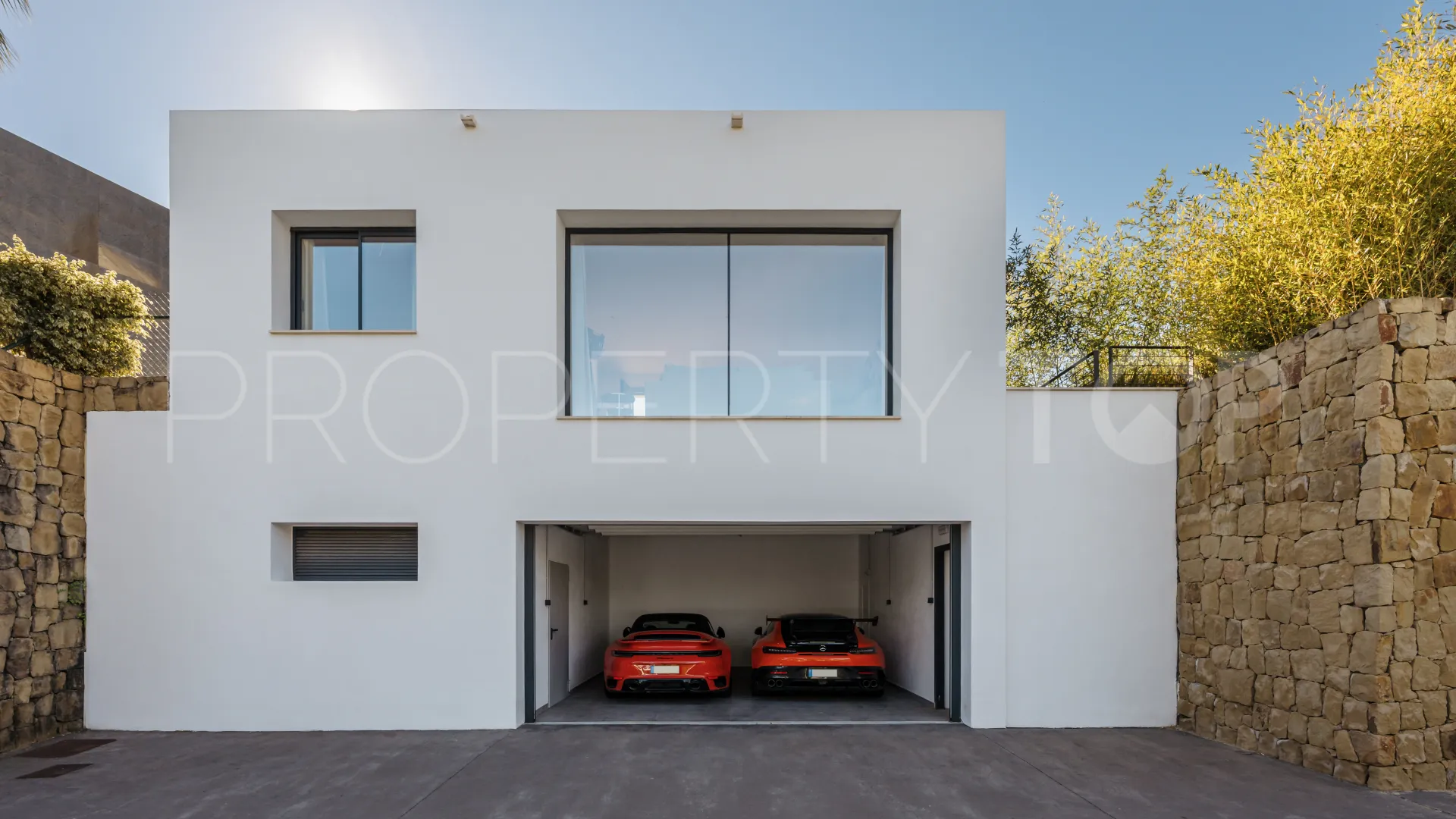 Villa in El Madroñal for sale