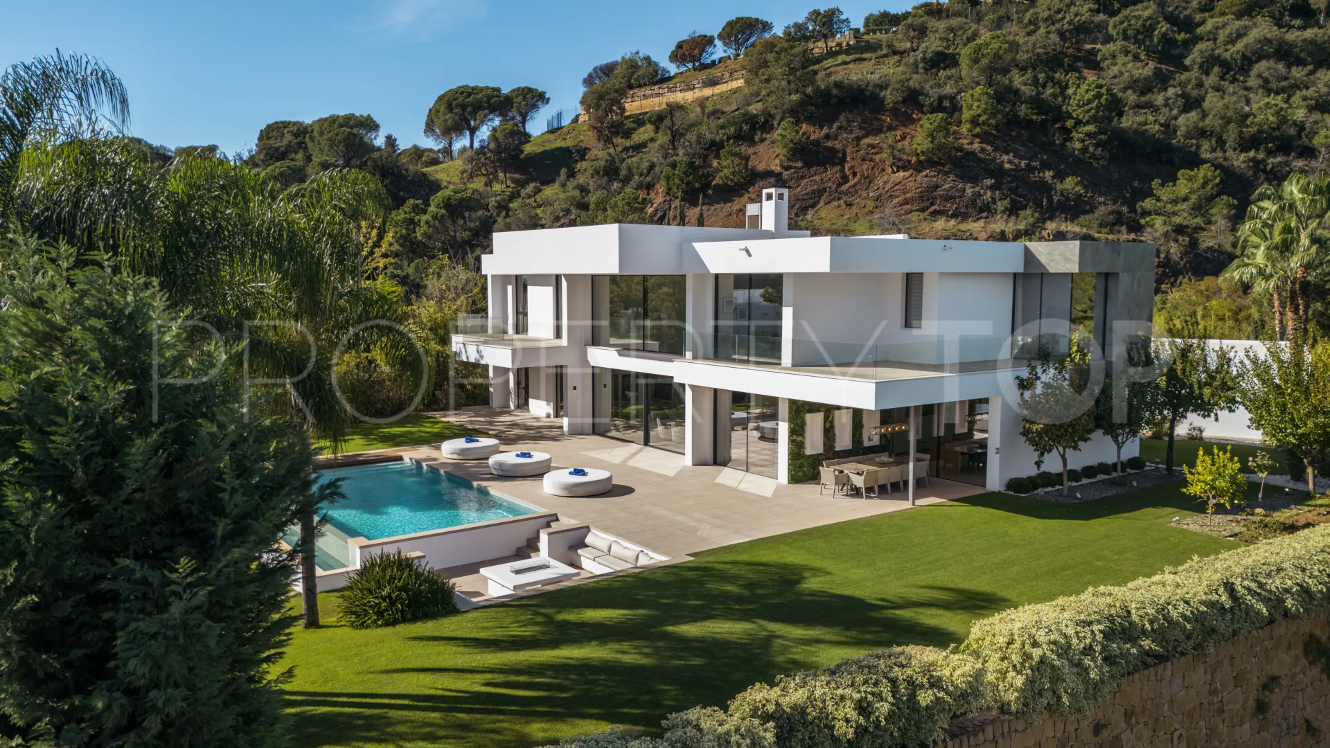 Villa in El Madroñal for sale