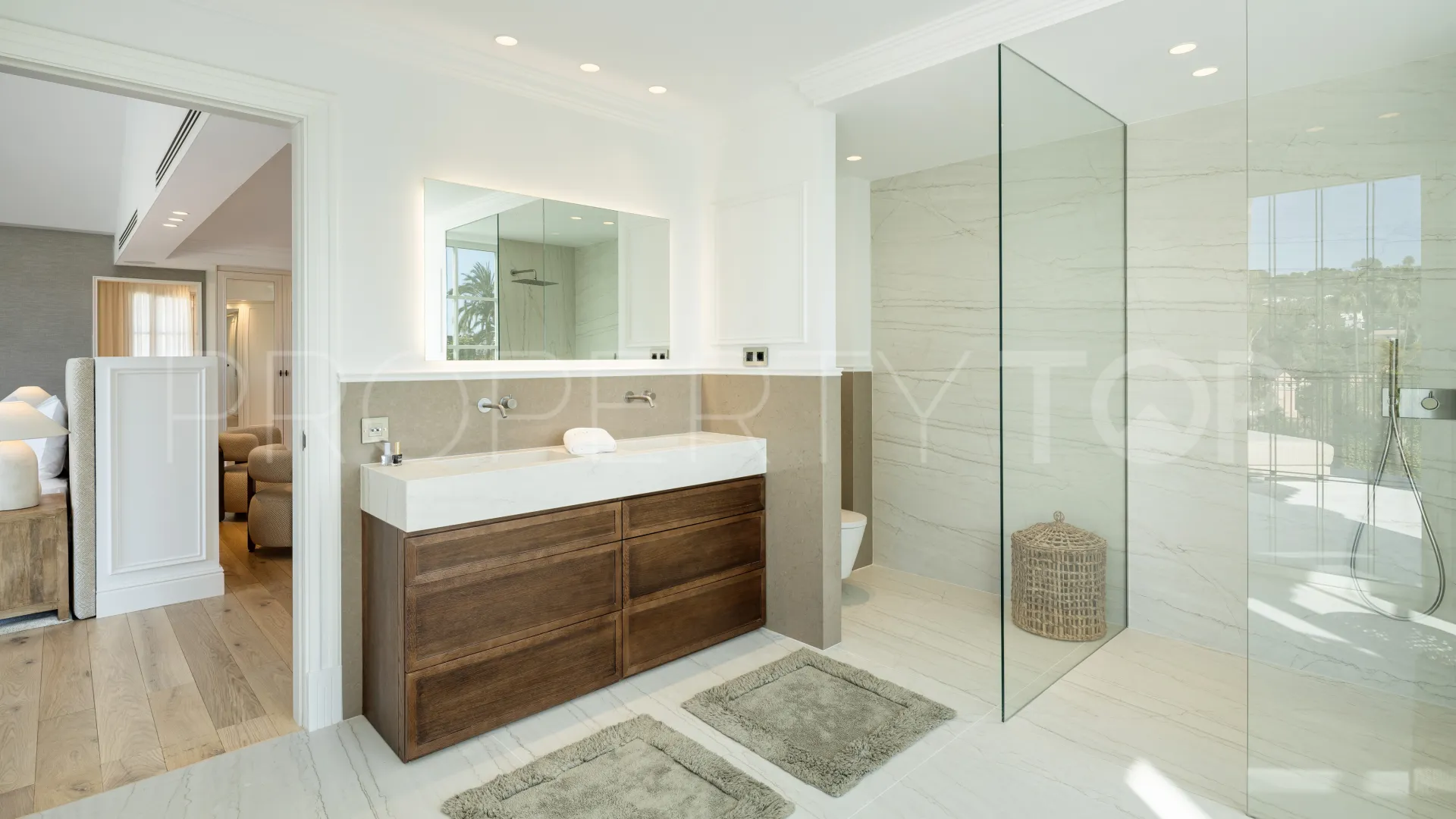 Buy Nueva Andalucia 5 bedrooms villa