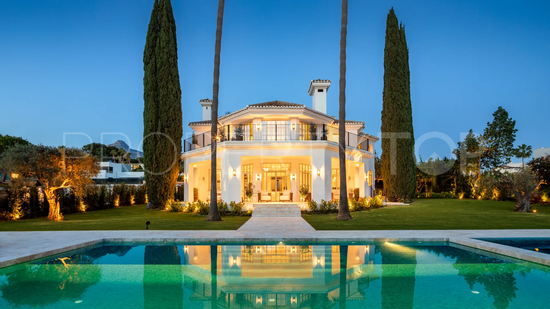 Buy Nueva Andalucia 5 bedrooms villa