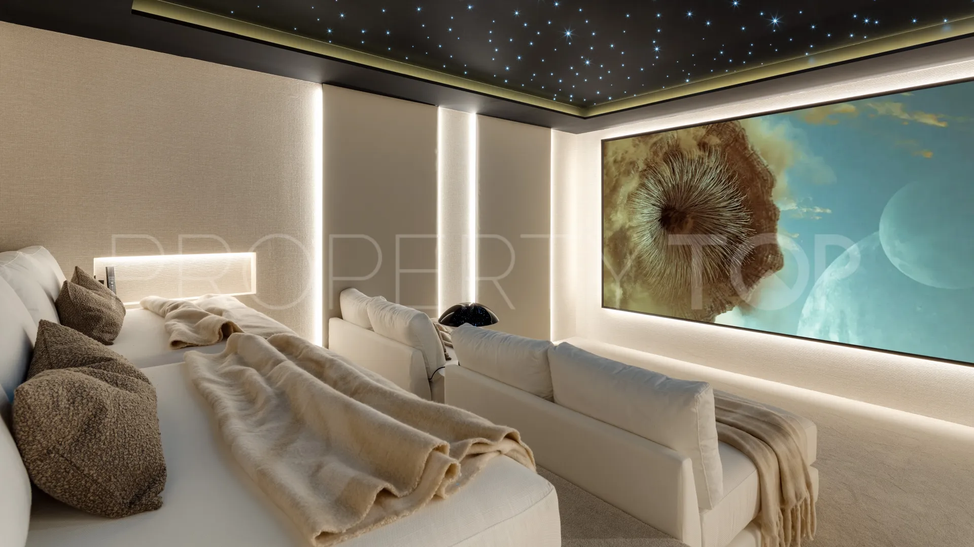 Buy Nueva Andalucia 5 bedrooms villa