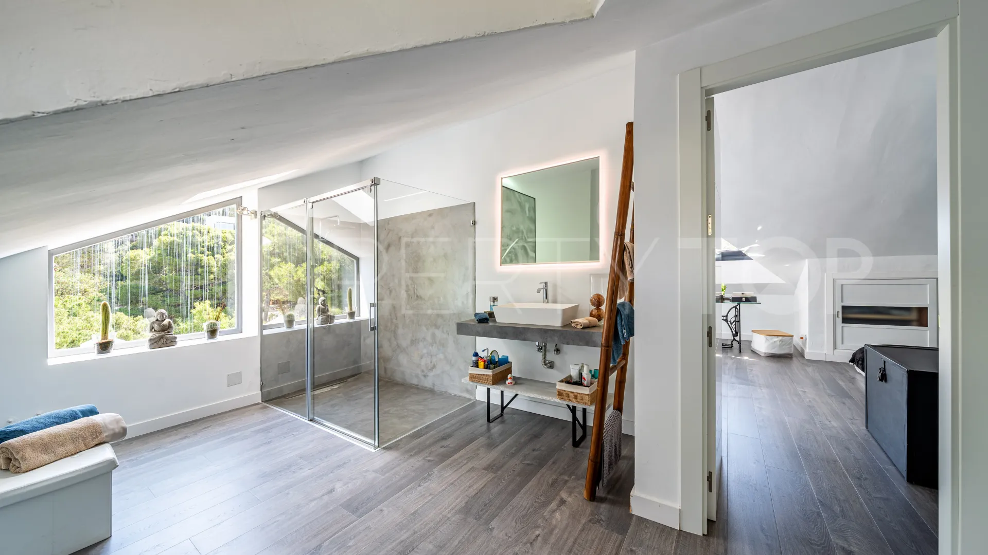 Comprar villa en Pinares de San Antón de 4 dormitorios