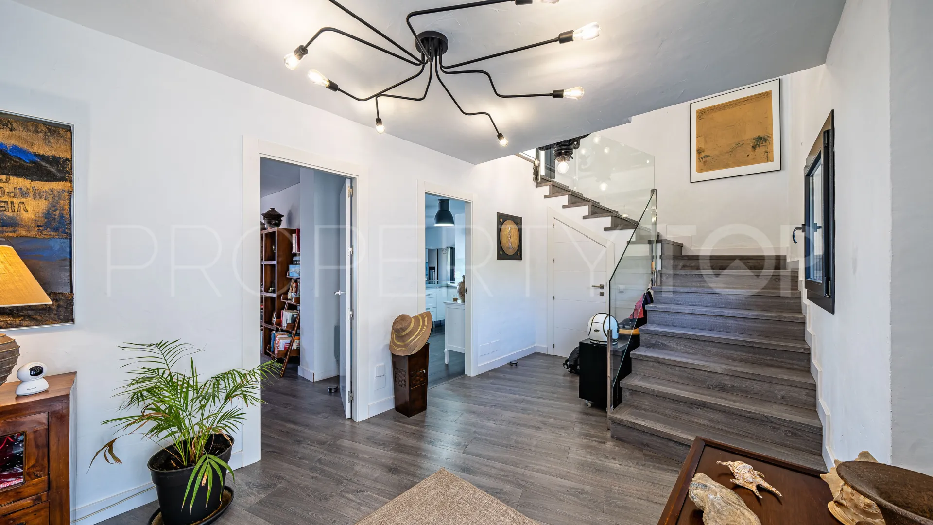 Comprar villa en Pinares de San Antón de 4 dormitorios