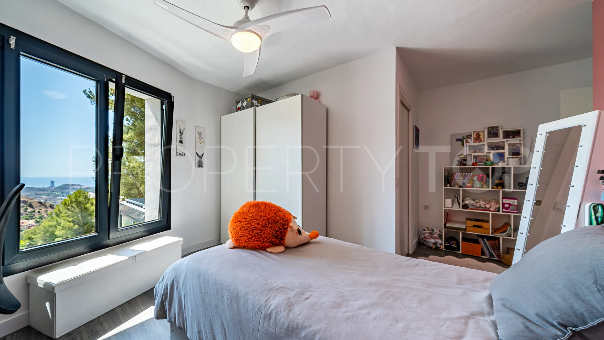 Comprar villa en Pinares de San Antón de 4 dormitorios