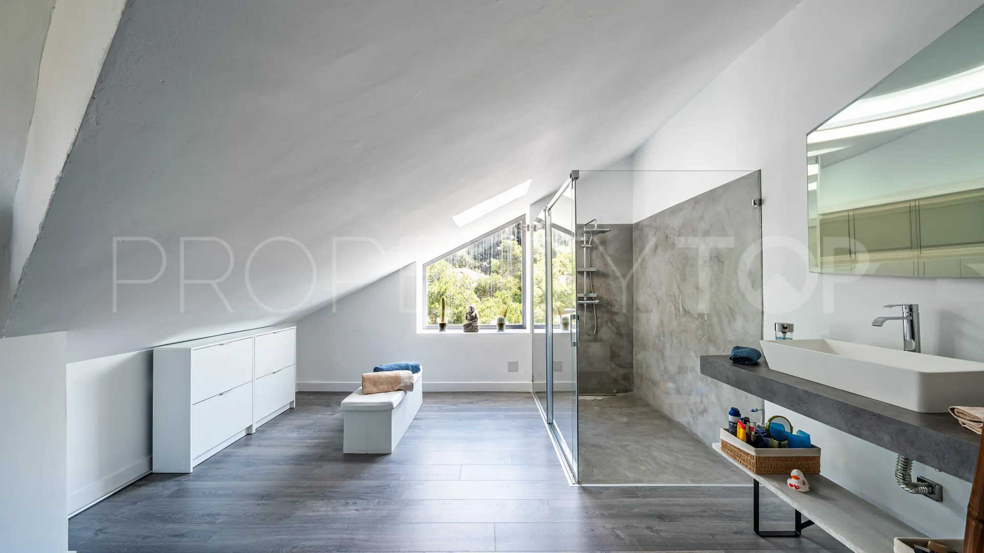 Comprar villa en Pinares de San Antón de 4 dormitorios