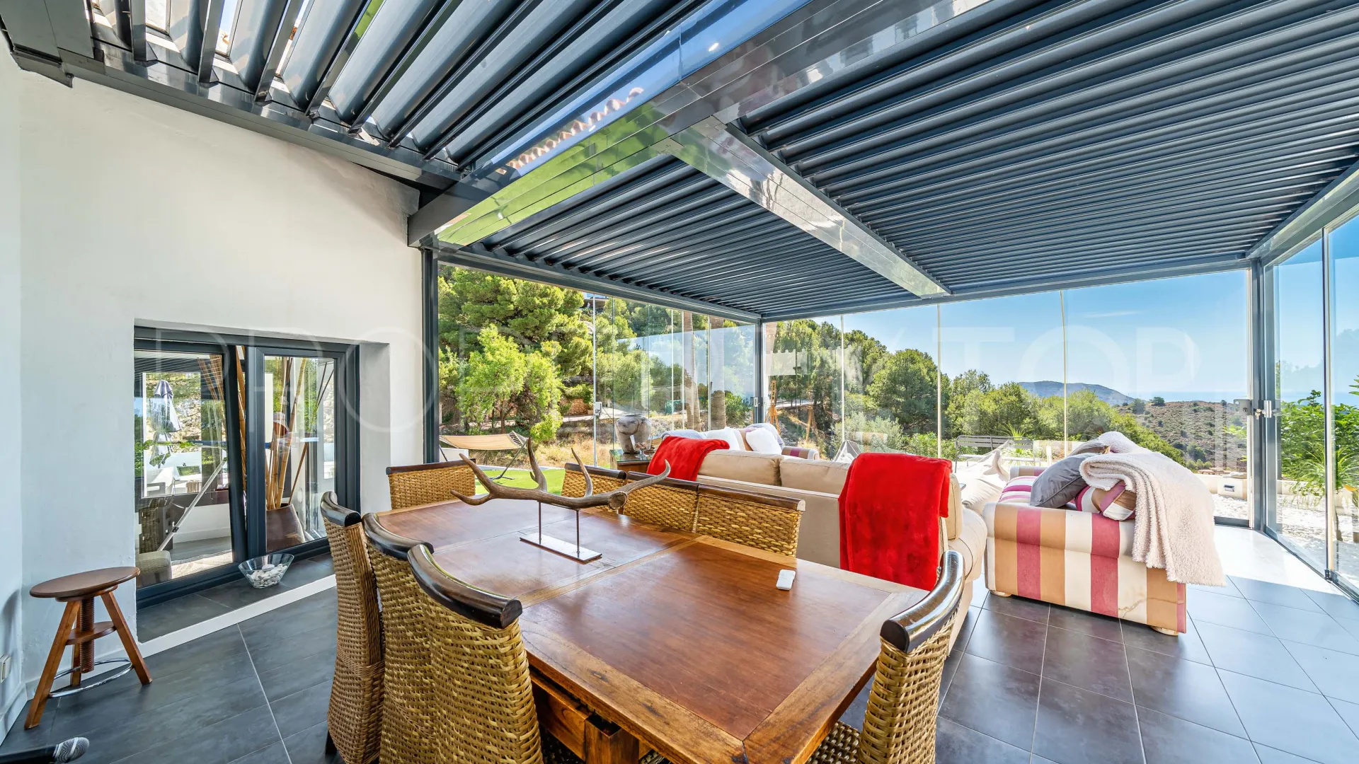 Comprar villa en Pinares de San Antón de 4 dormitorios