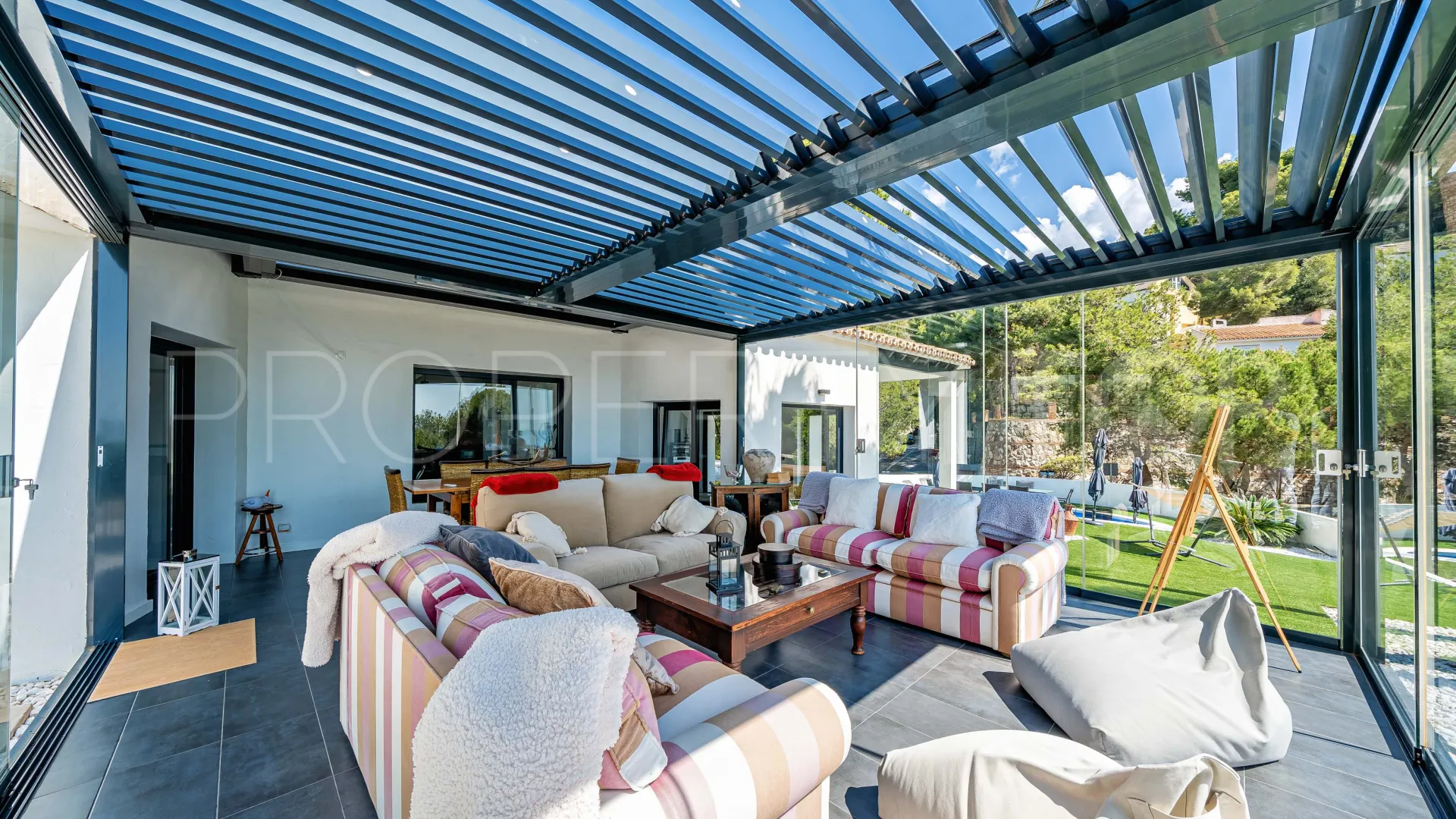 Comprar villa en Pinares de San Antón de 4 dormitorios