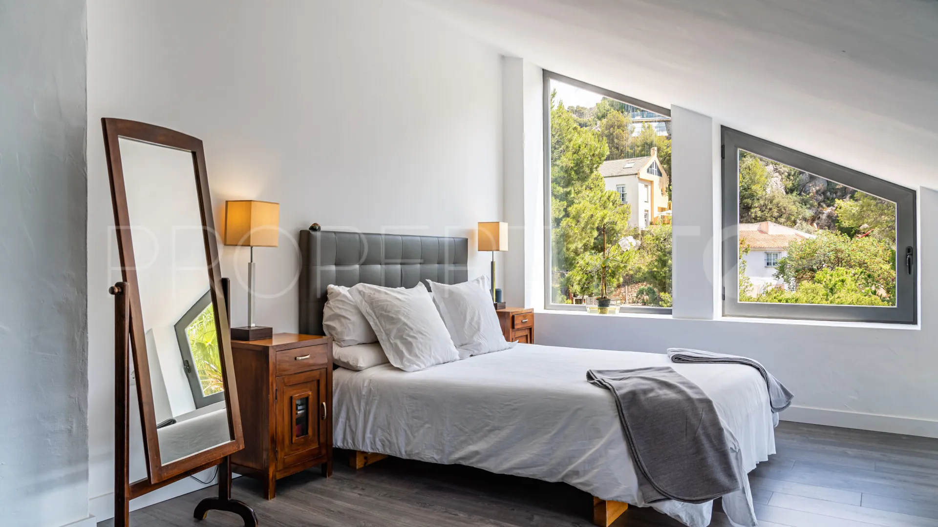 Comprar villa en Pinares de San Antón de 4 dormitorios
